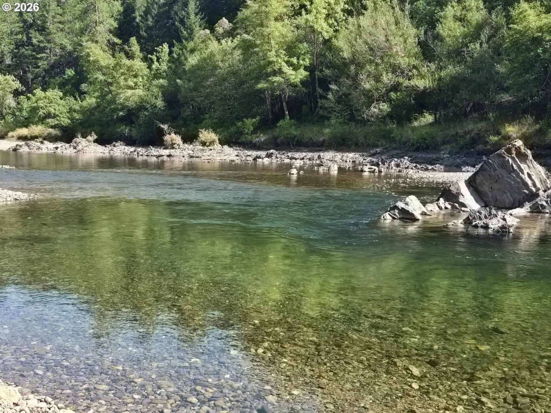 266 RETIREMENT LN, Cave Junction, OR 97523