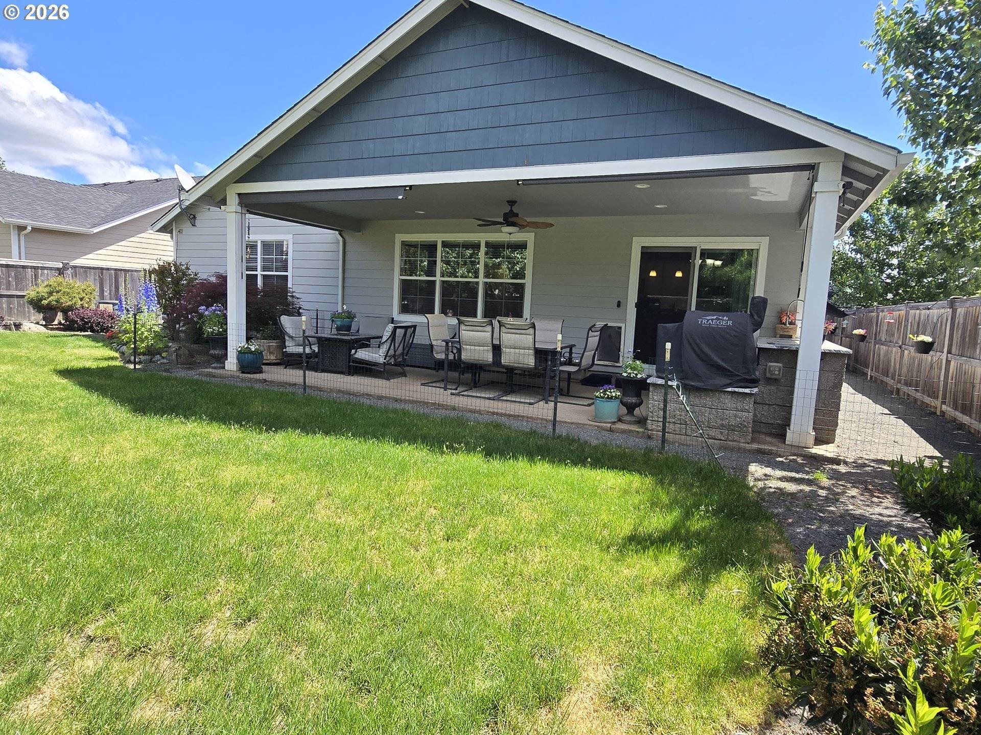 266 RETIREMENT LN, Cave Junction, OR 97523