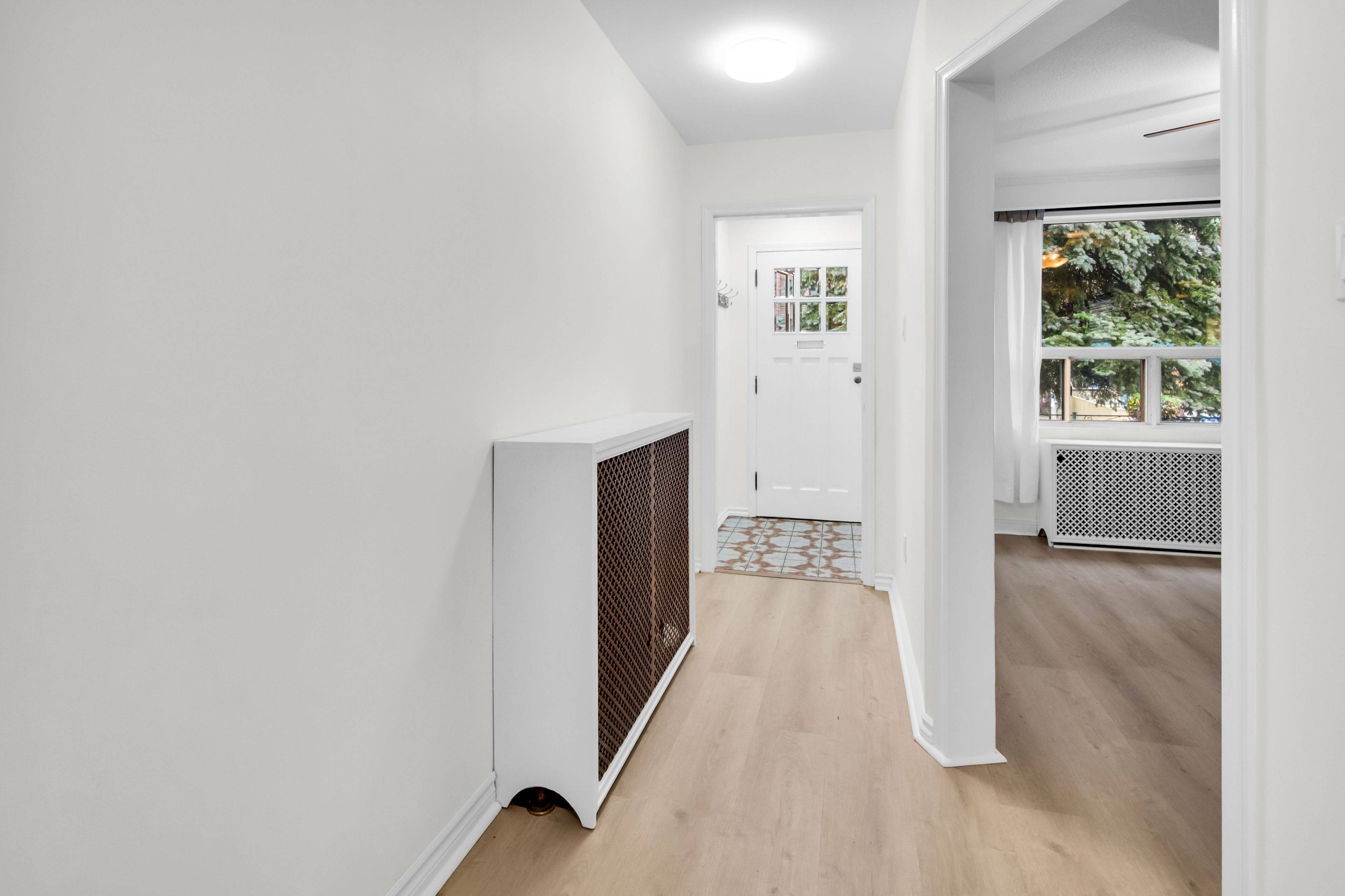 56 Arlington AVE, Toronto C02, ON M6G 3K8
