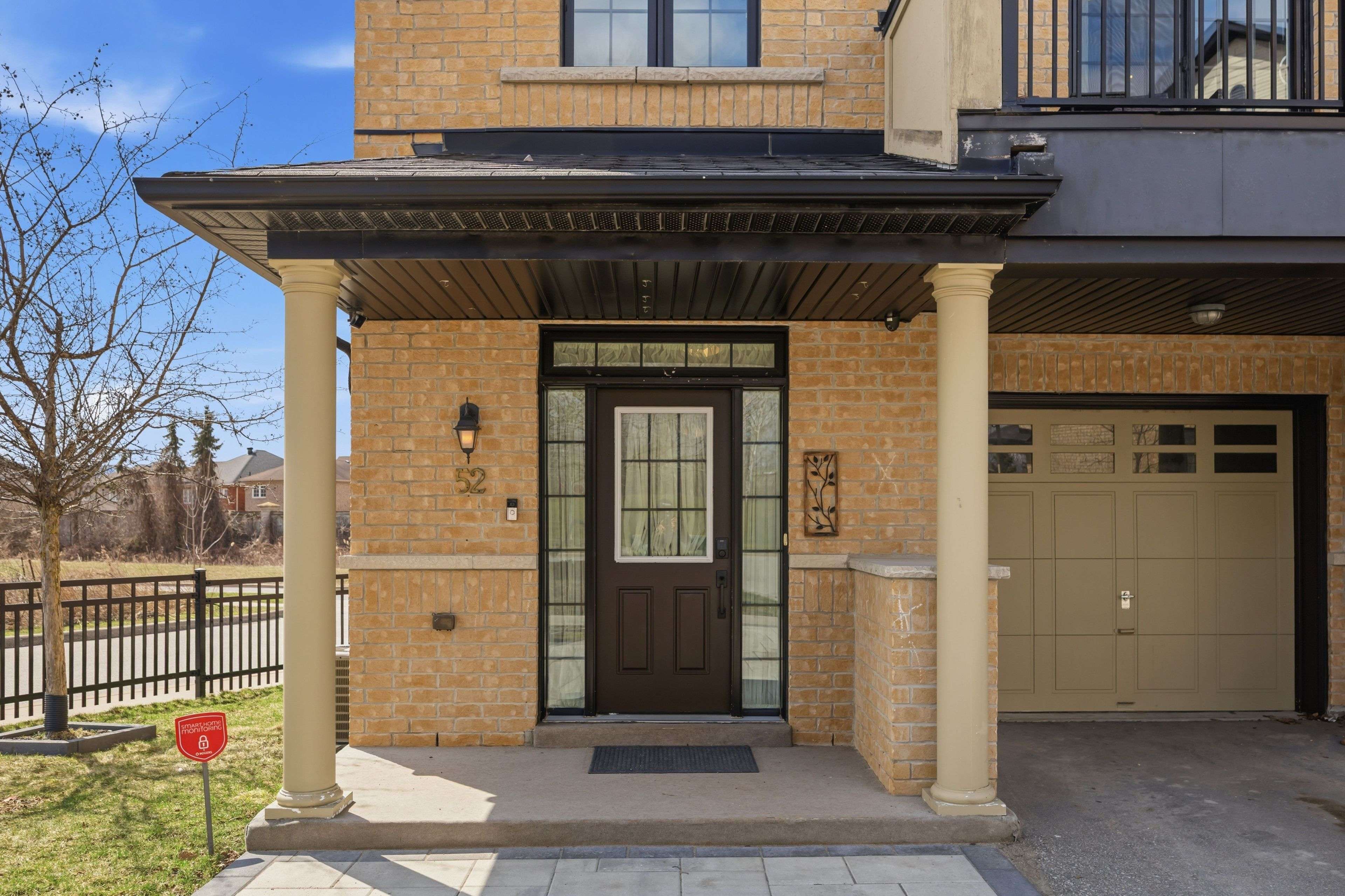 52 Quarrie LN, Ajax, ON L1T 0N1