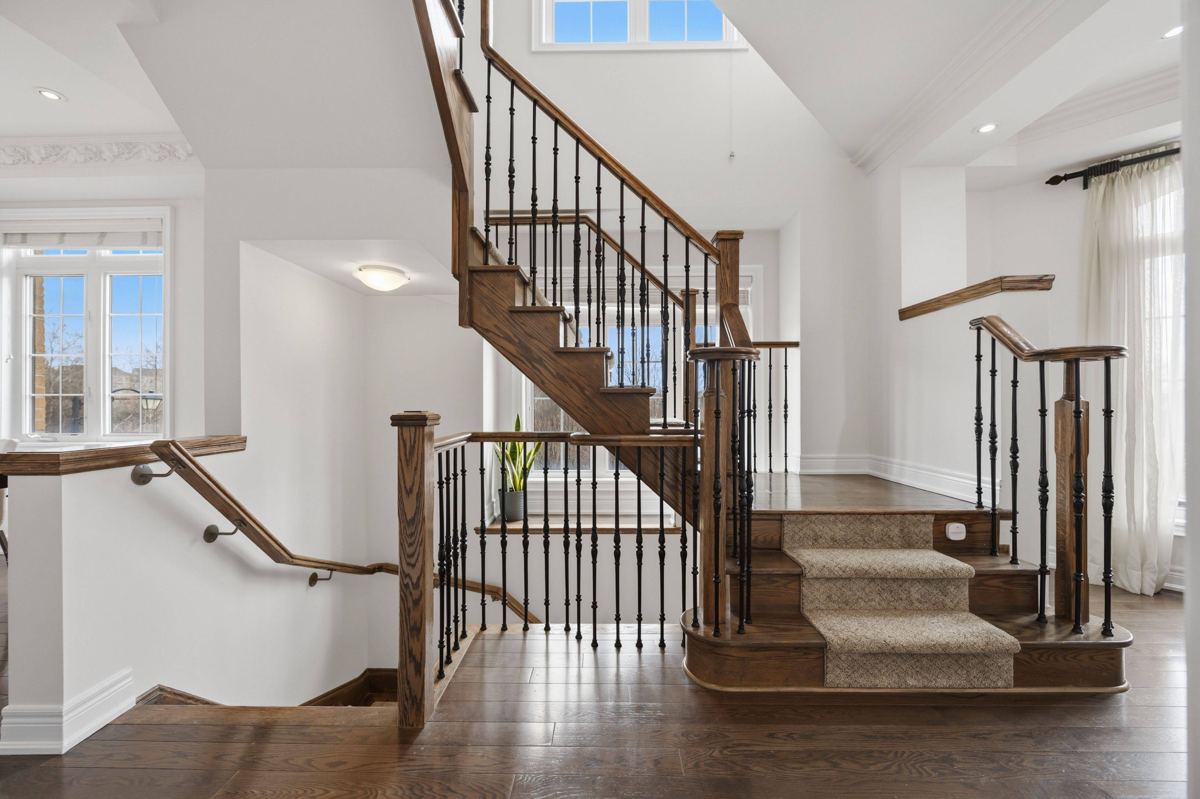 52 Quarrie LN, Ajax, ON L1T 0N1