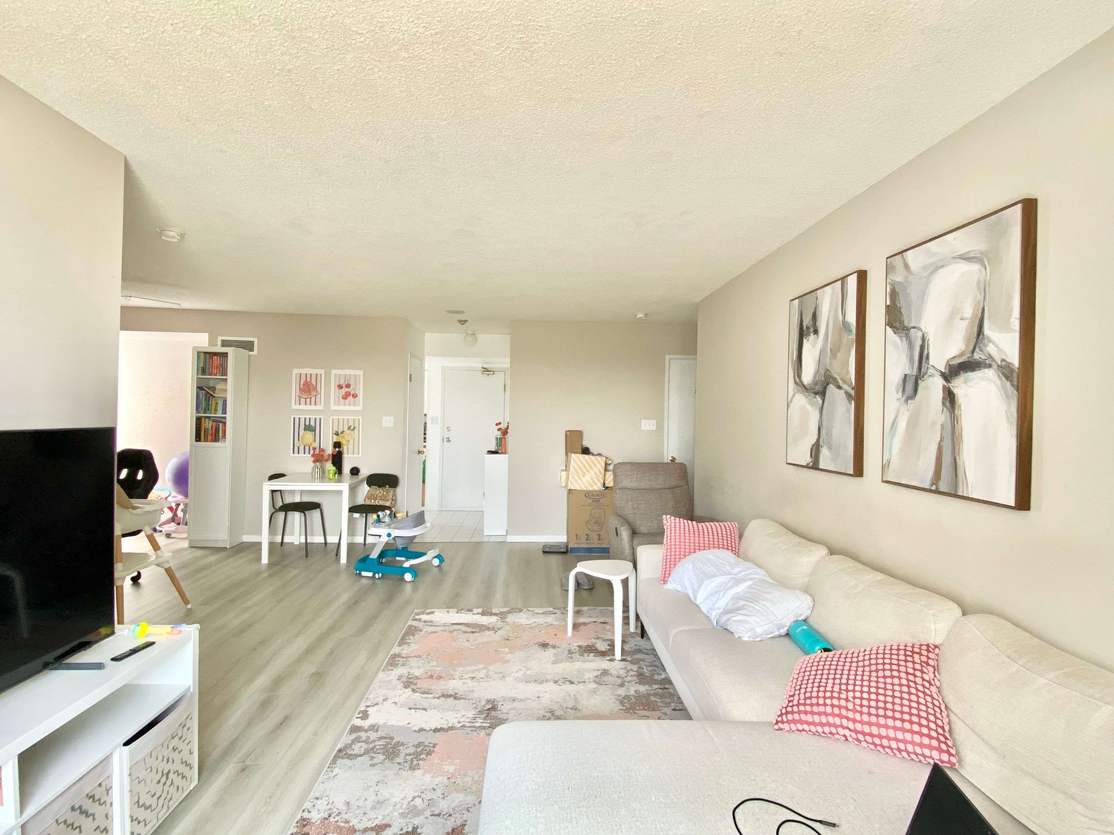 1470 Midland AVE #1802, Toronto E04, ON M1P 4Z4
