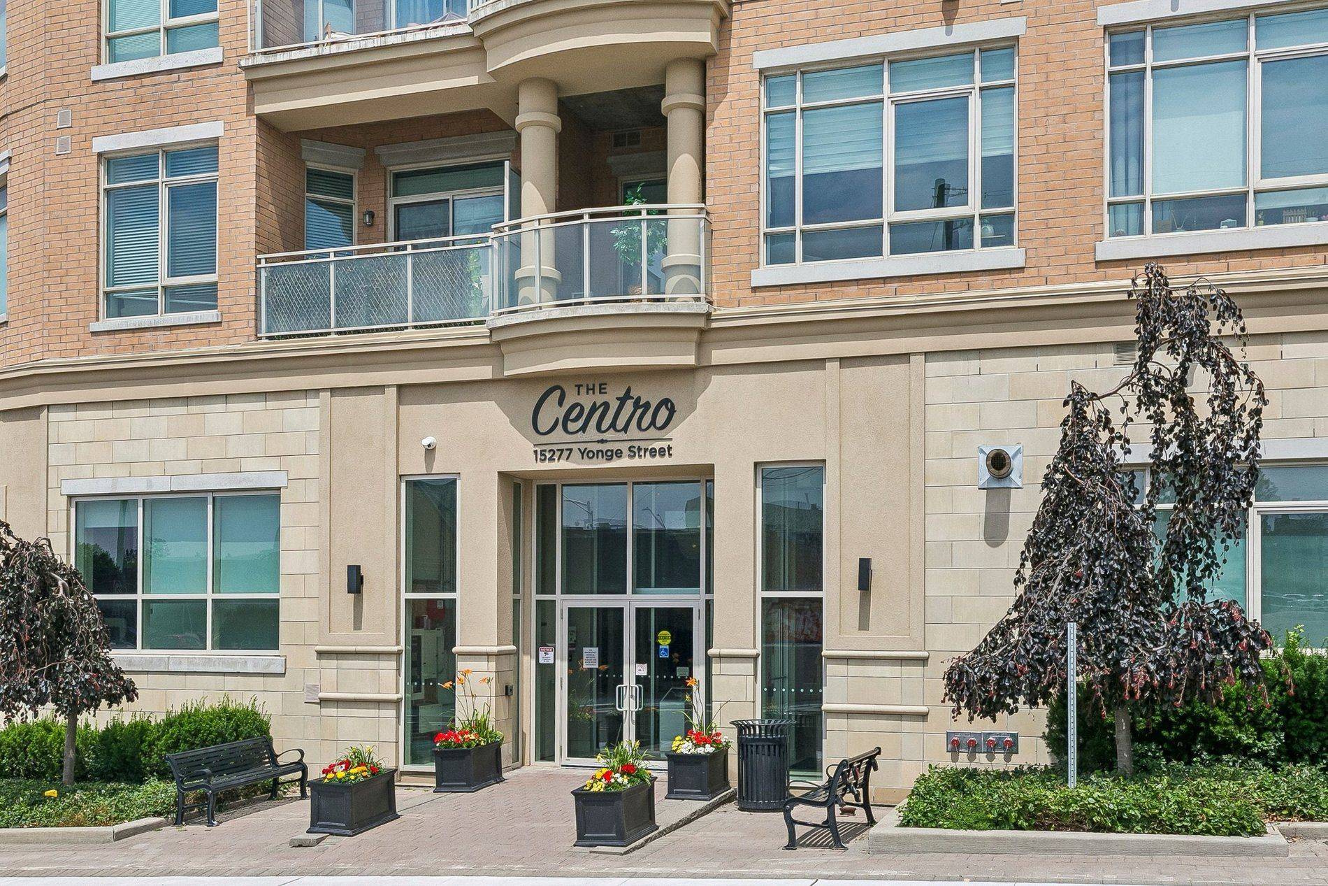 15277 Yonge ST #309, Aurora, ON L4G 1N6