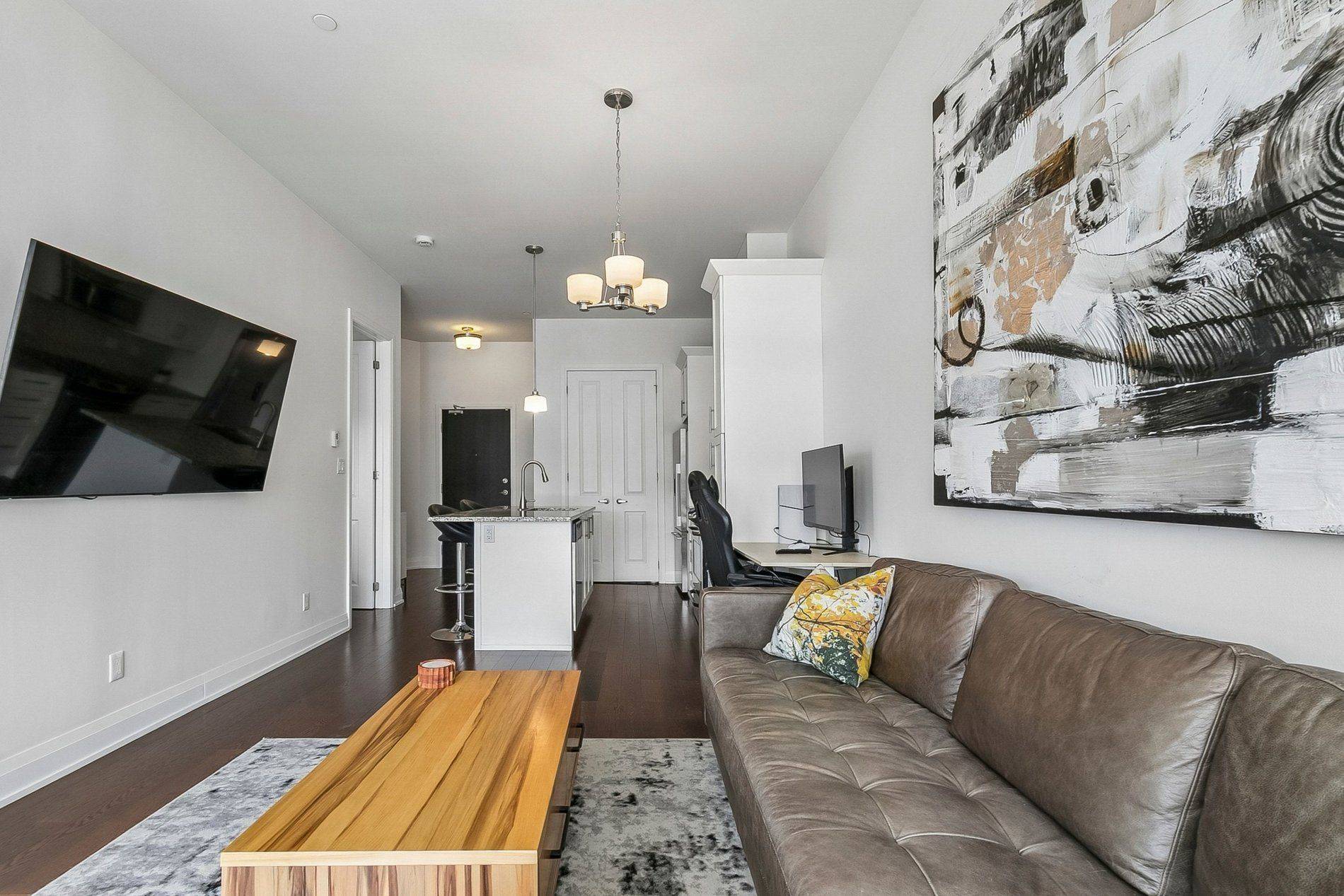15277 Yonge ST #309, Aurora, ON L4G 1N6
