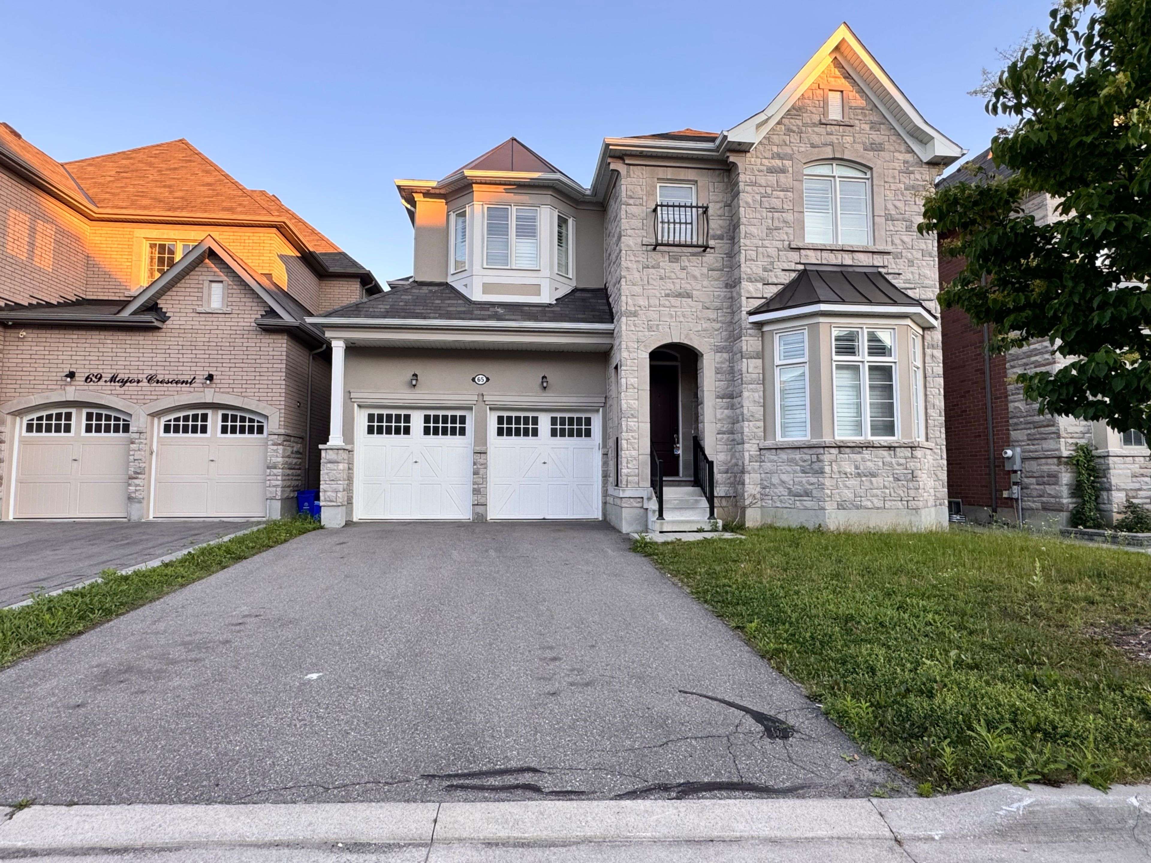65 Major CRES, Aurora, ON L4G 0X5