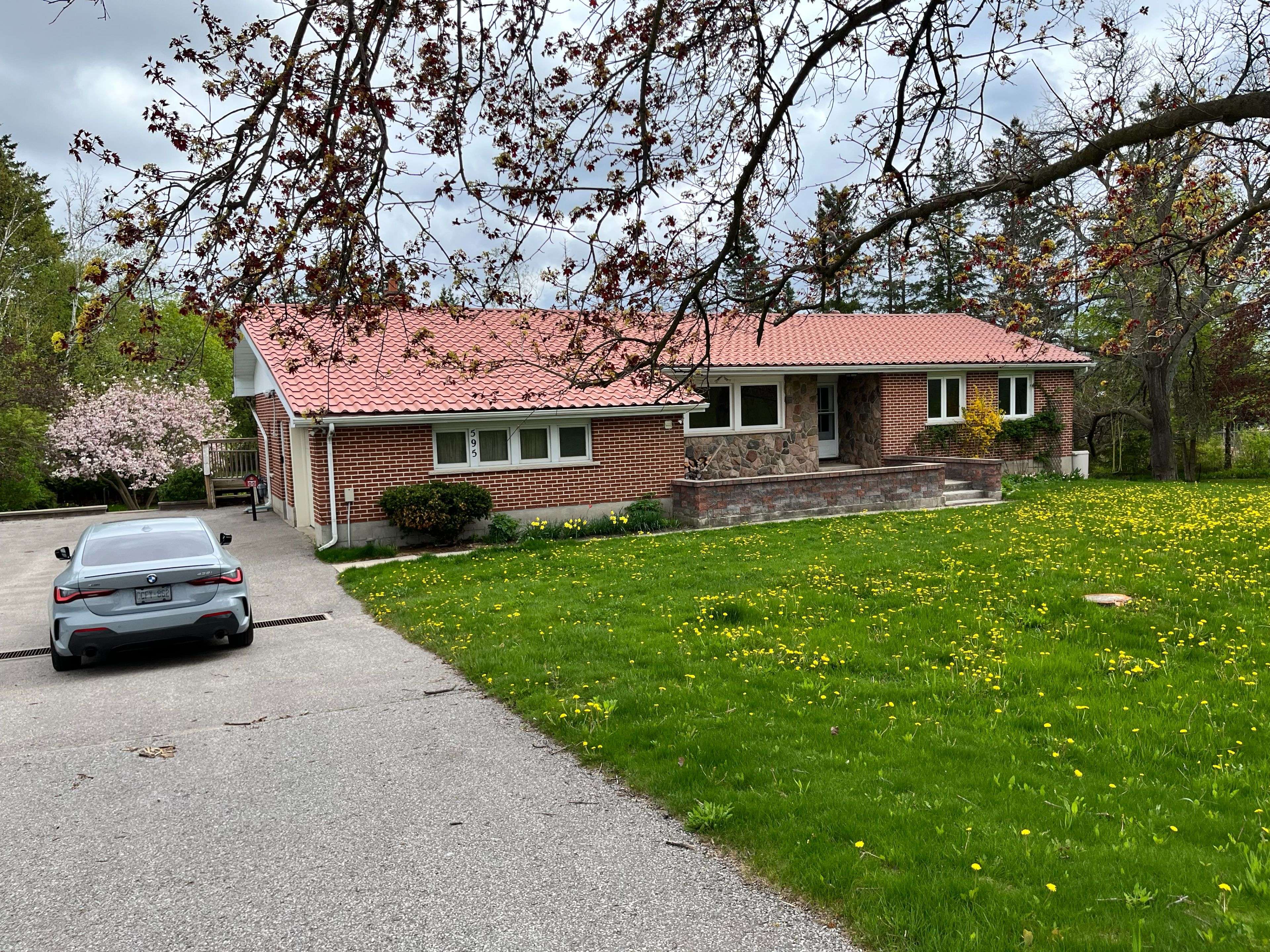 595 Big Bay Point RD E, Barrie, ON L4N 3Z9