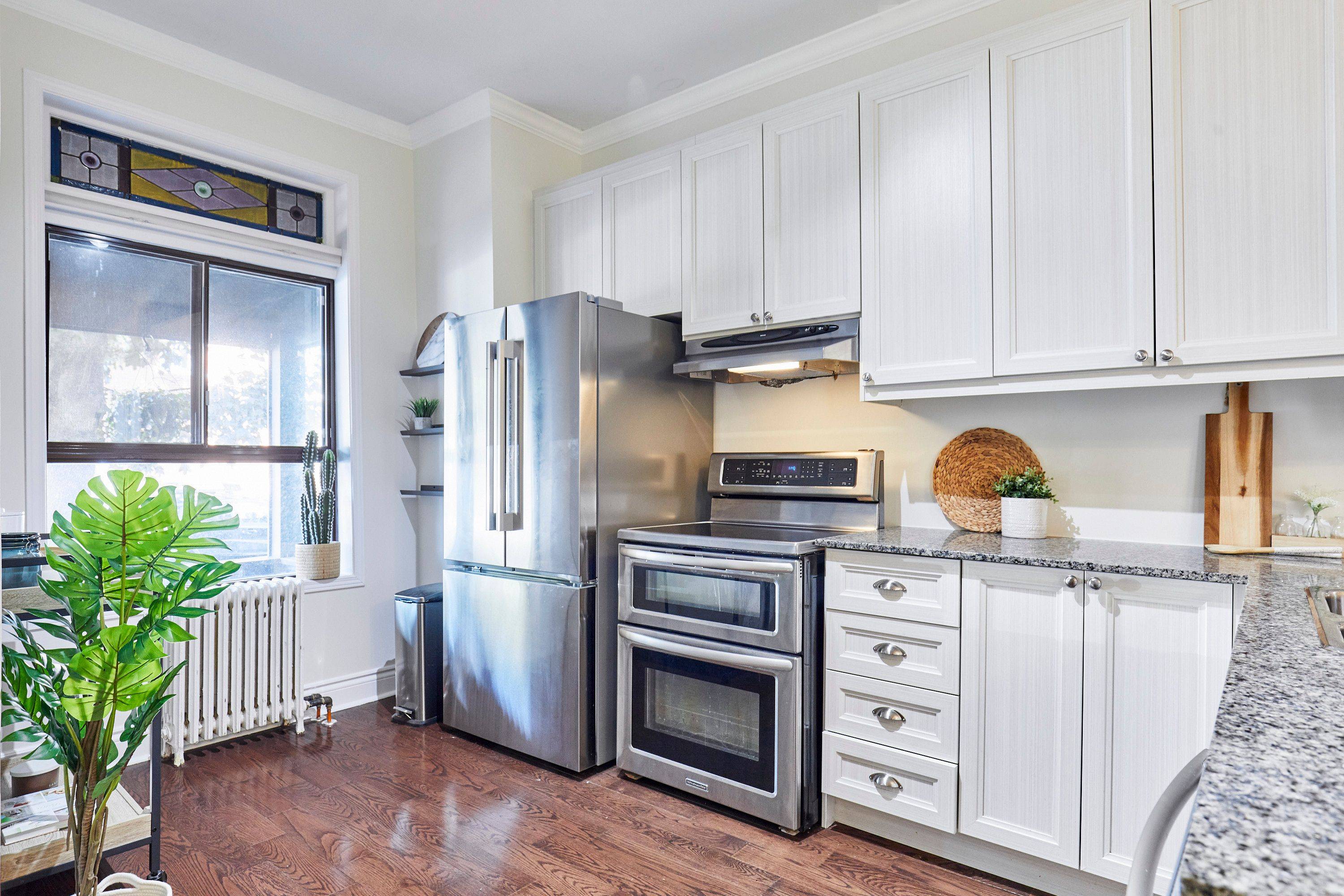 340 Pacific AVE, Toronto W02, ON M6P 2R1