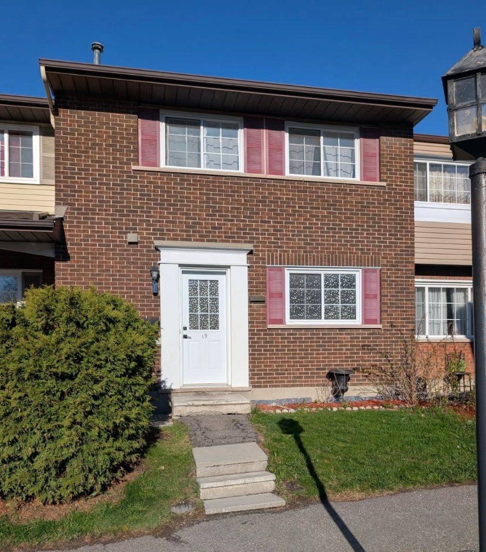 1585 Heron RD #19, Alta Vista And Area, ON K1V 9V1