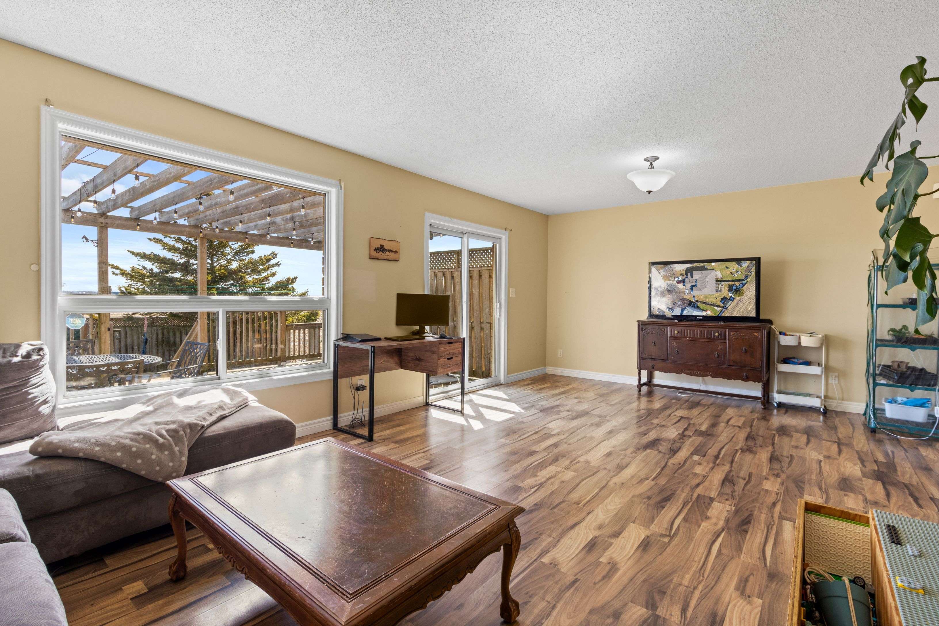 59 Dales DR, Mapleton, ON N0G 1P0