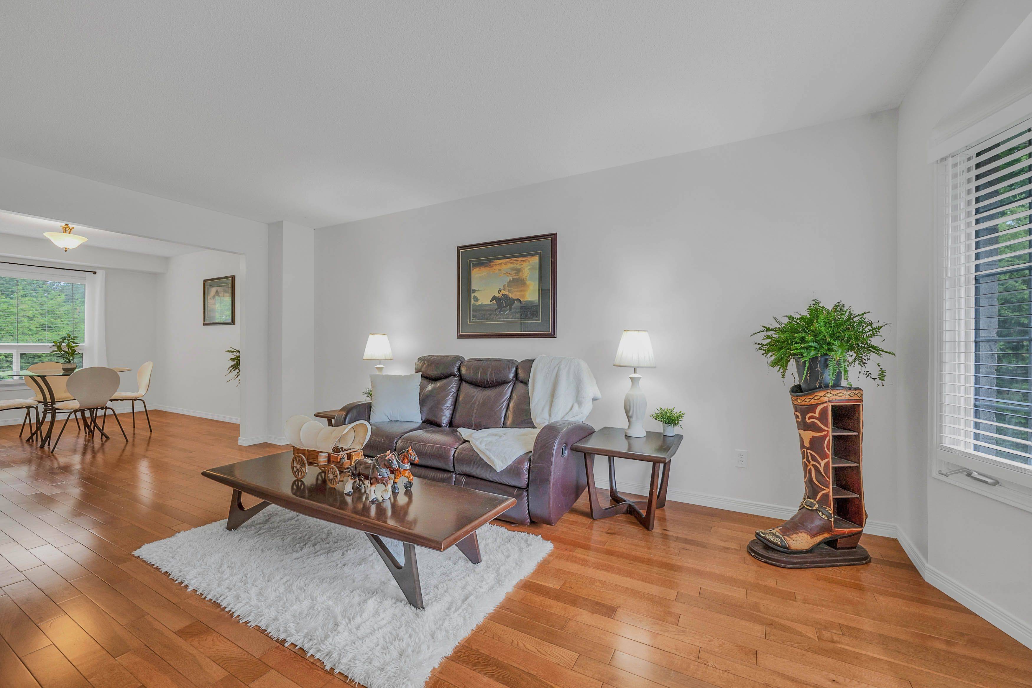 203 Elizabeth CRES, Centre Wellington, ON N1M 3N2