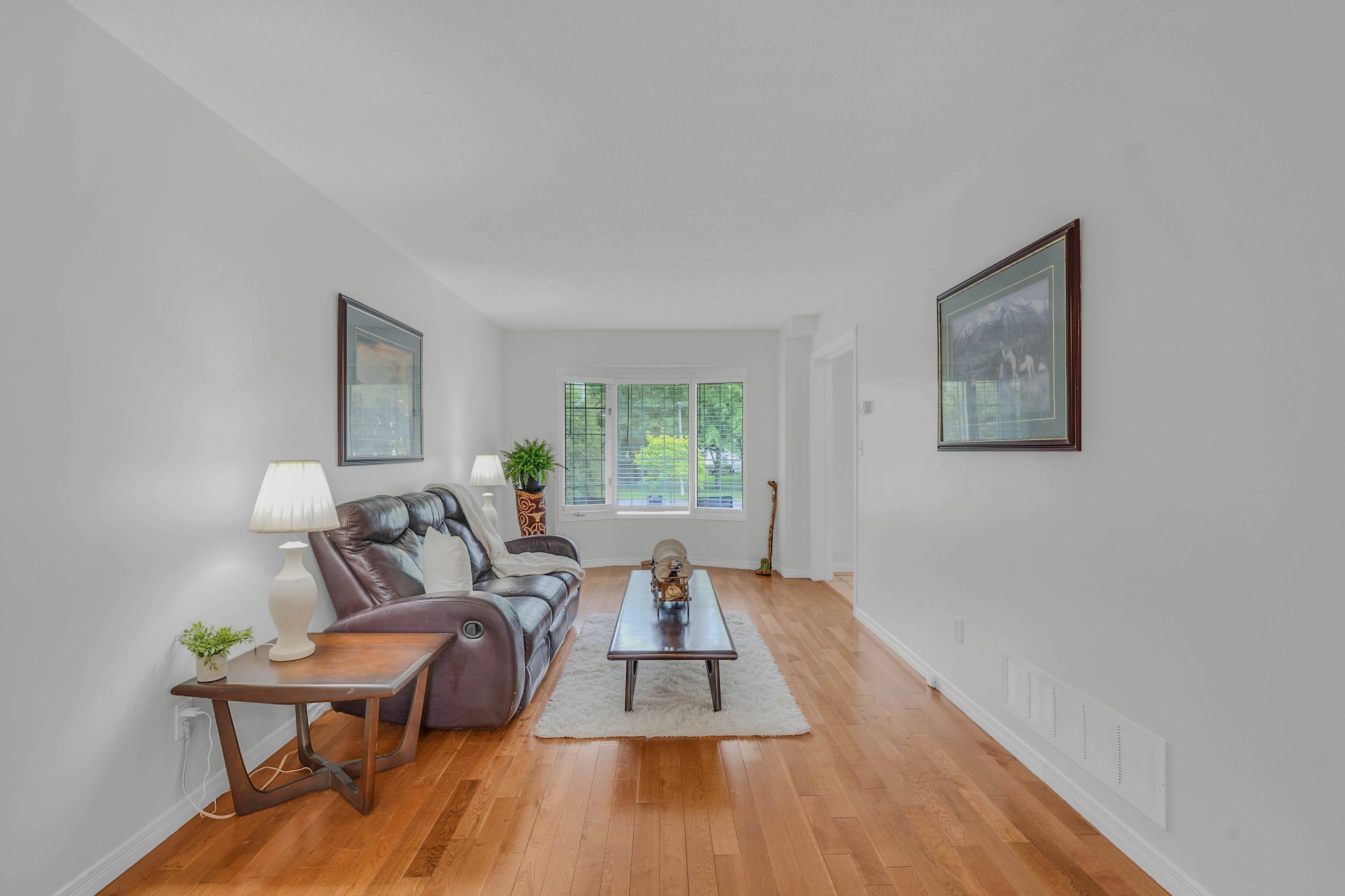 203 Elizabeth CRES, Centre Wellington, ON N1M 3N2