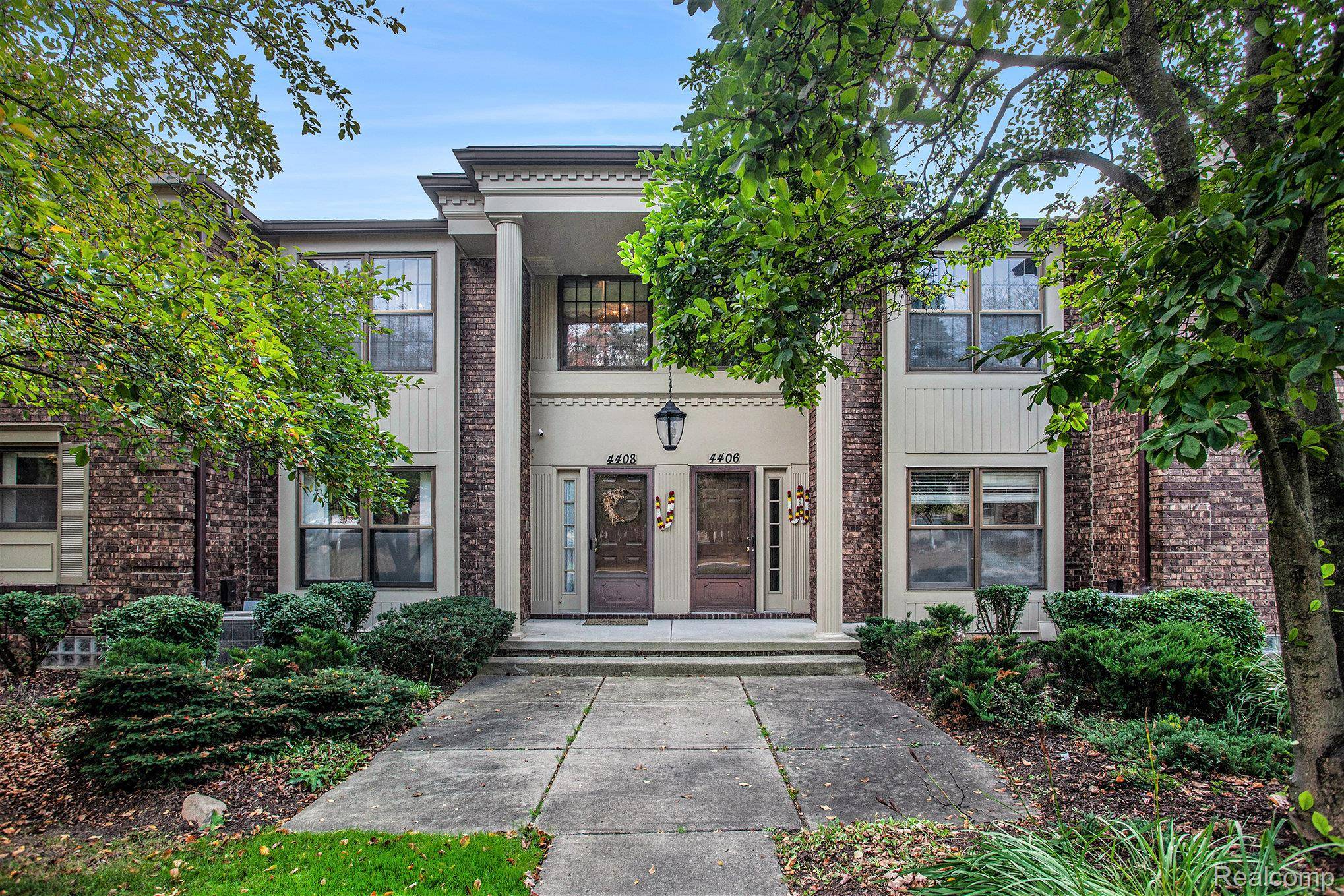 4408 Knightsbridge LN, West Bloomfield Charter Township, MI 48323