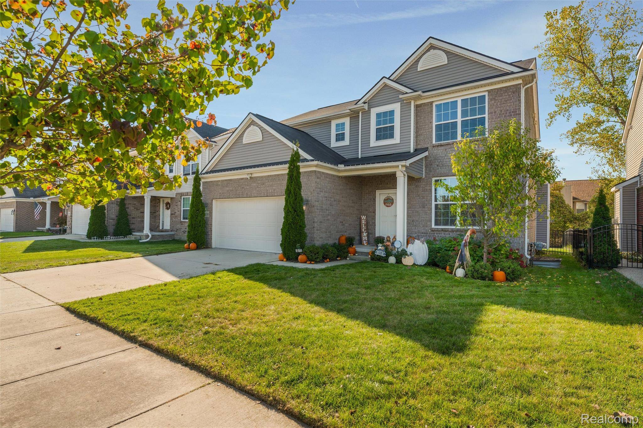 20330 Rambling DR, Clinton Charter Township, MI 48038