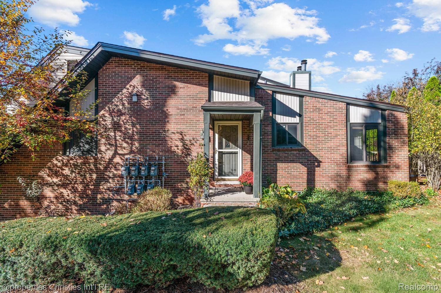 958 New Haven CT, Northville, MI 48167