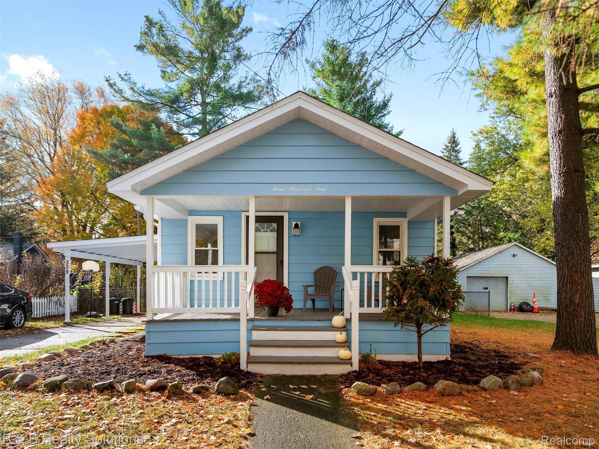 309 School ST, Almont Village, MI 48003