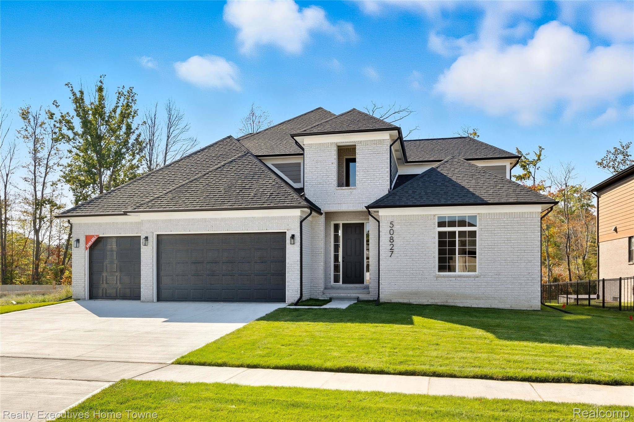 24722 TRIBUTE DR, Macomb Township, MI 48042