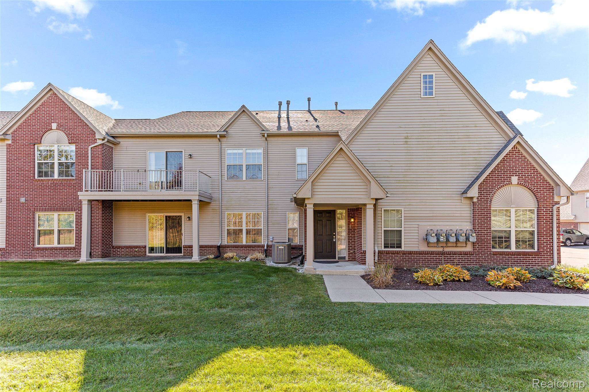 1465 Addington LN, Ann Arbor, MI 48108