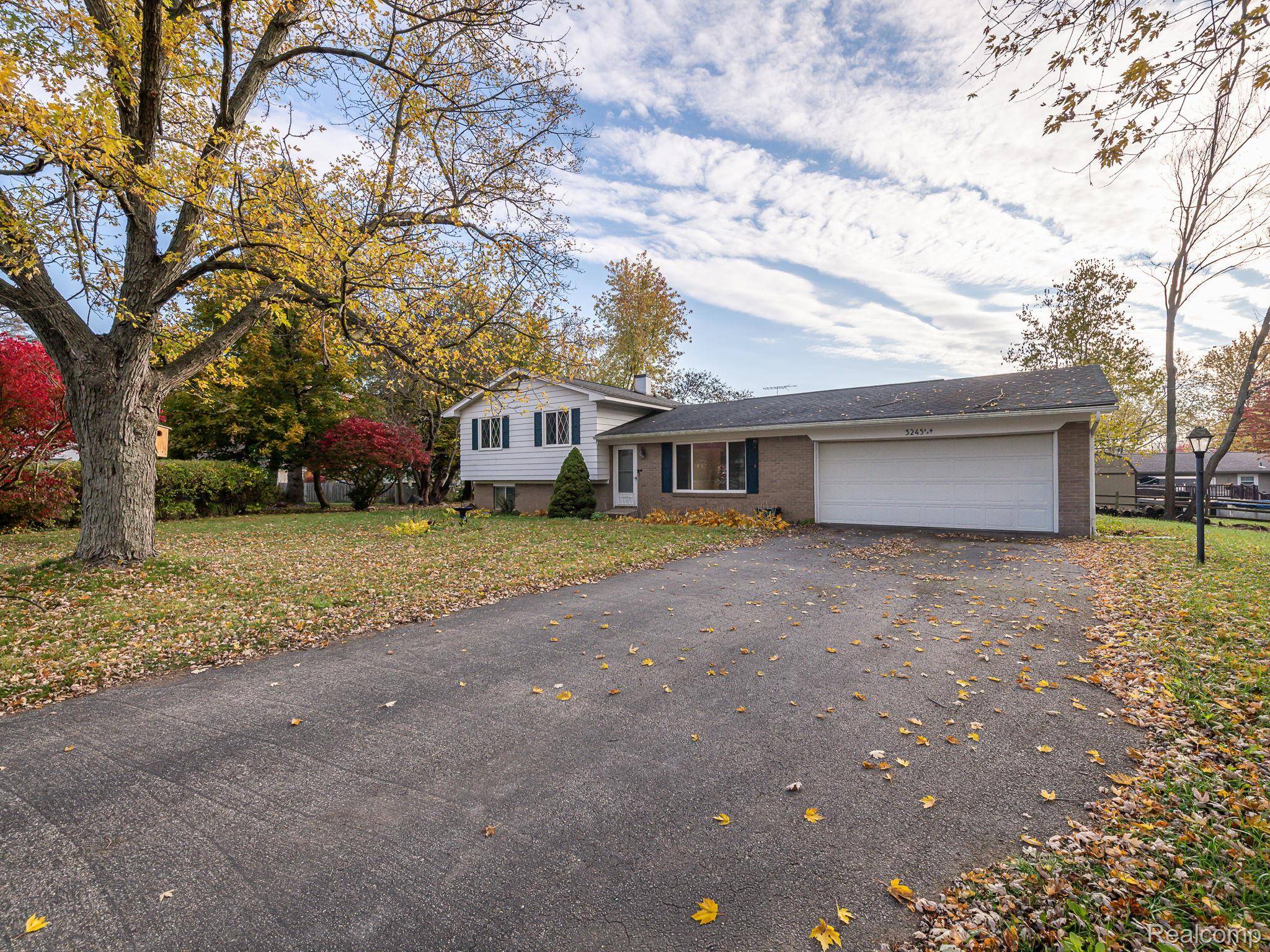 3245 Brookview CT, Adrian Township, MI 49221