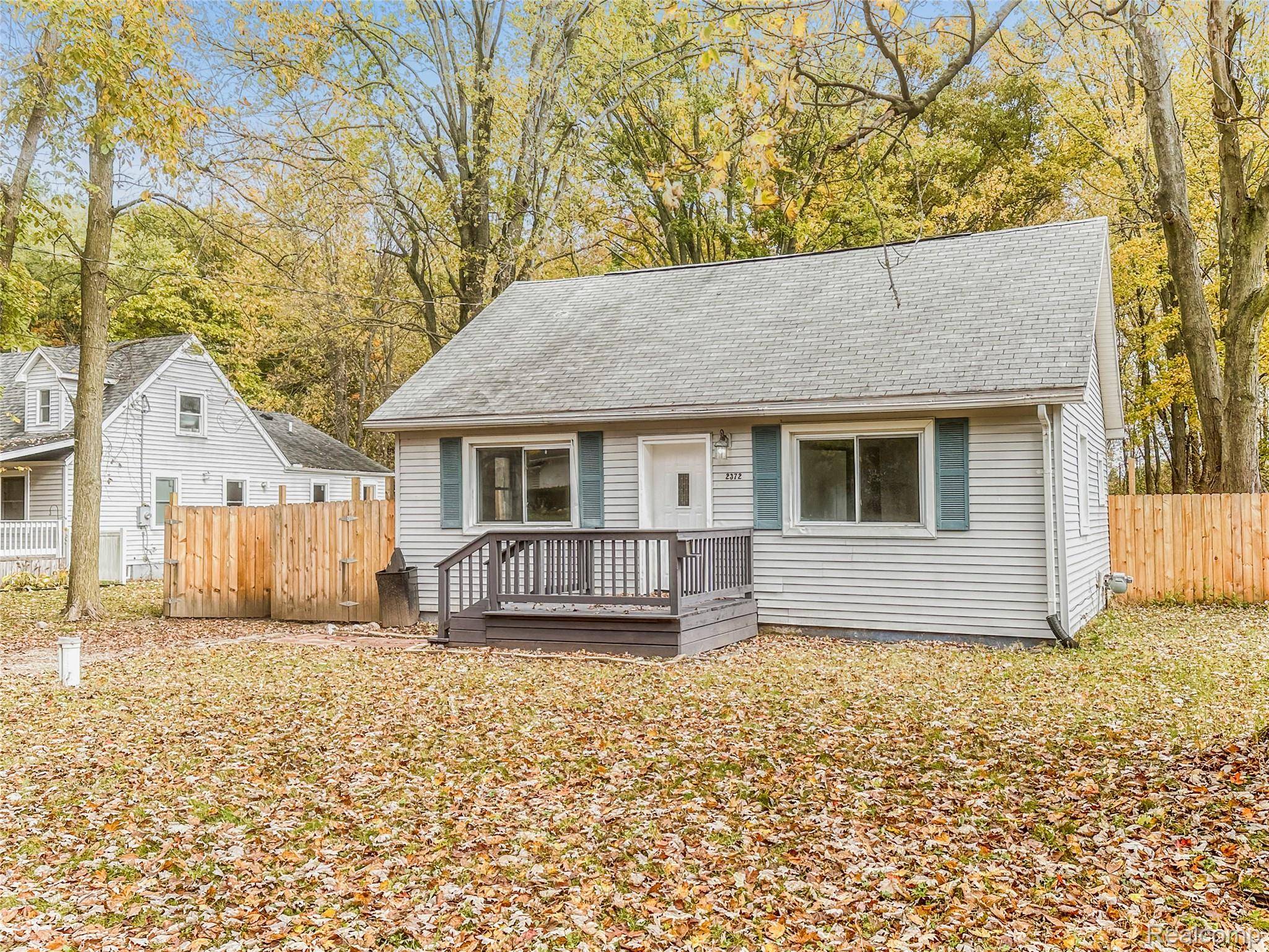 2372 Meadow ST, Flushing, MI 48433