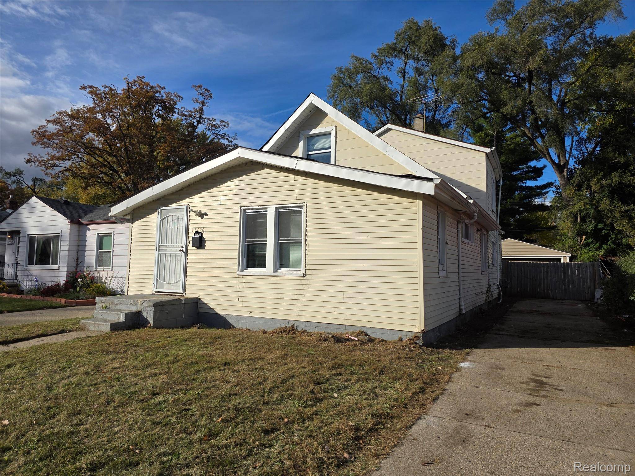15626 Thatcher ST, Detroit, MI 48235