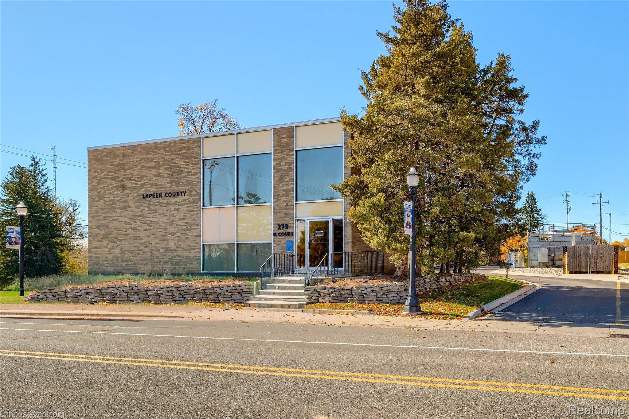 279 N Court ST, Lapeer, MI 48446