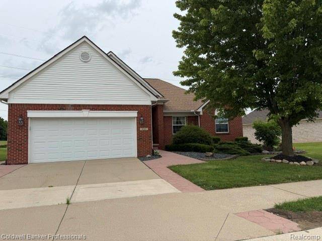 8261 Prestwick LN, Washington Township, MI 48095