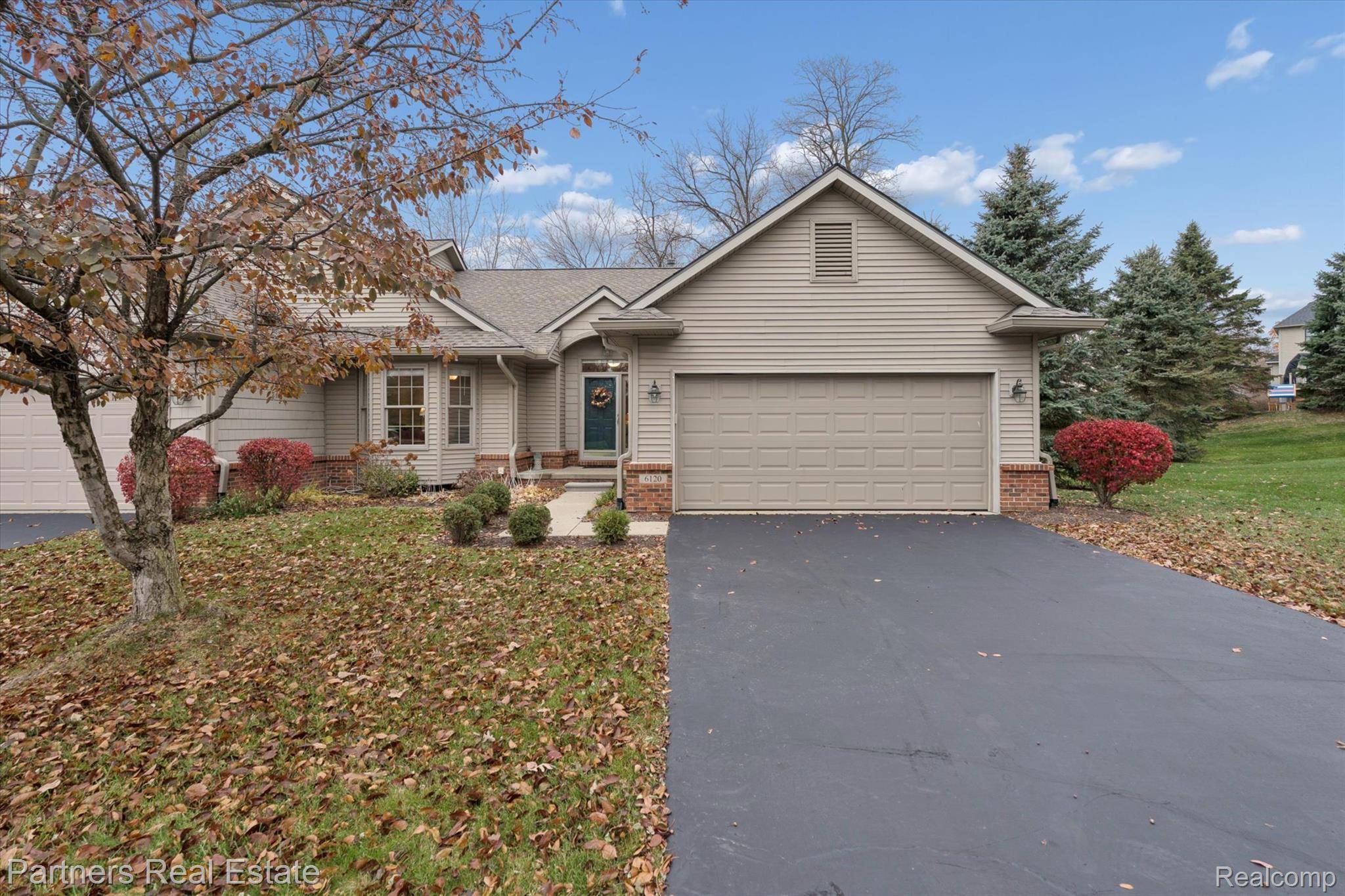 6120 Northridge Hills DR, Brighton, MI 48116