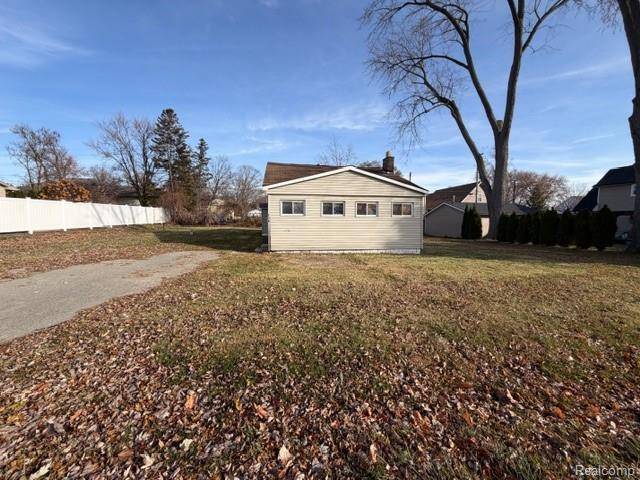120 Pickford ST, Novi, MI 48377