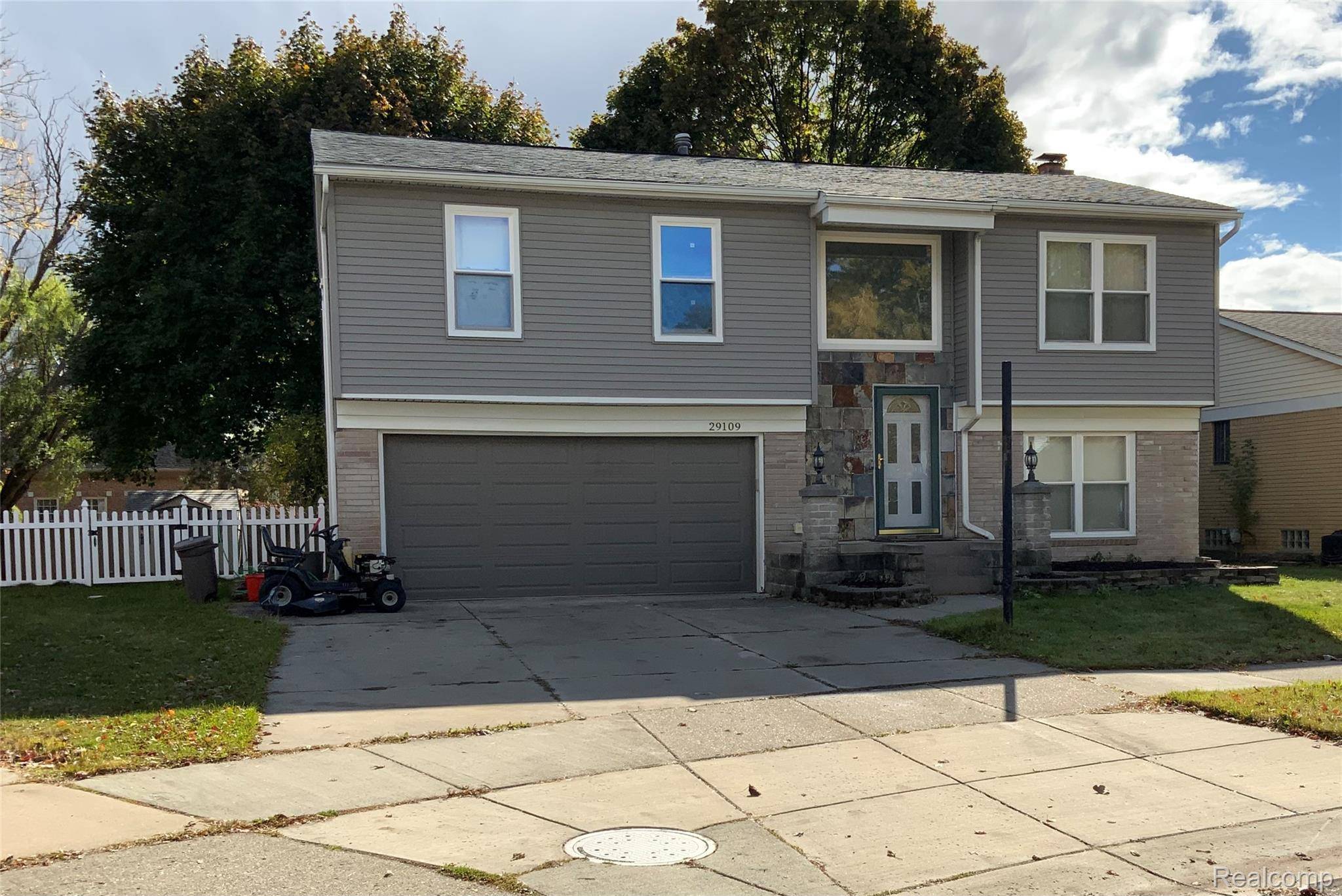 29109 Perth ST, Livonia, MI 48154