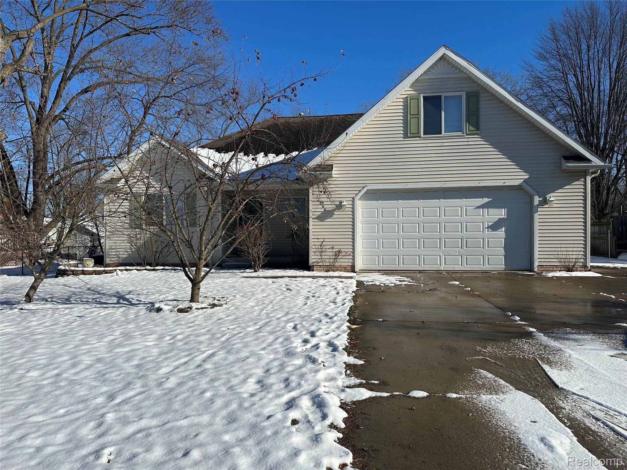 12464 Maxwell RD, Carleton Village, MI 48117