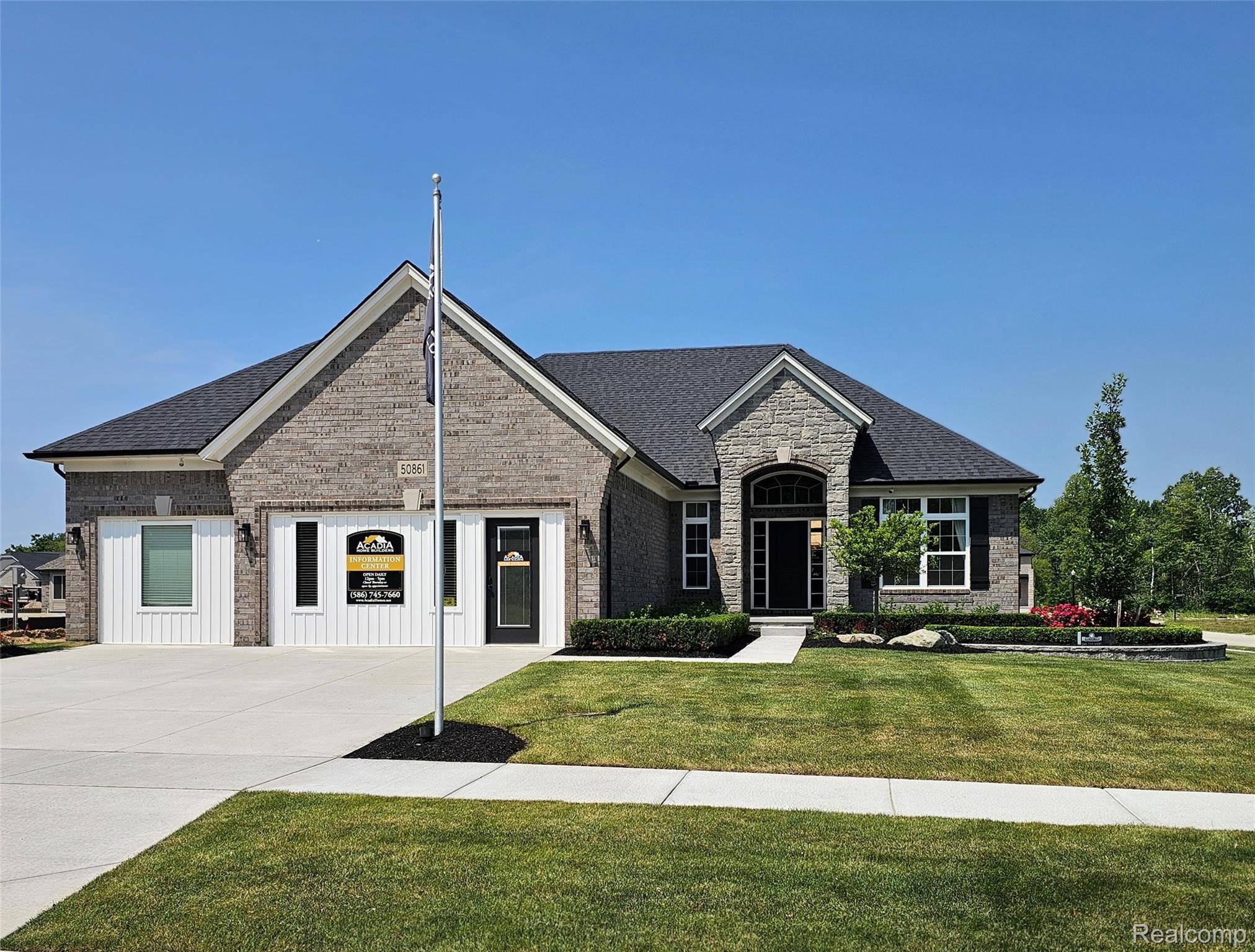 54765 Palomino Dr, Shelby Charter Township, MI 48315