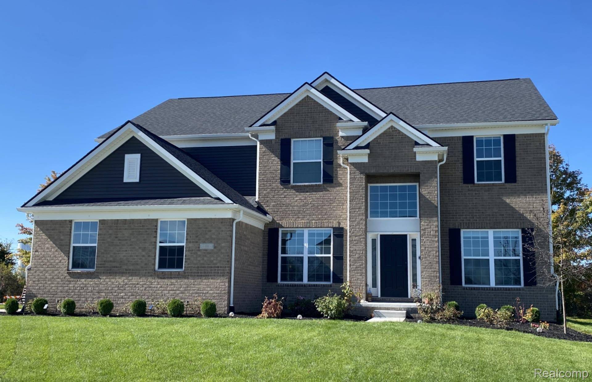 22270 Hilda LN, Lyon Charter Township, MI 48178