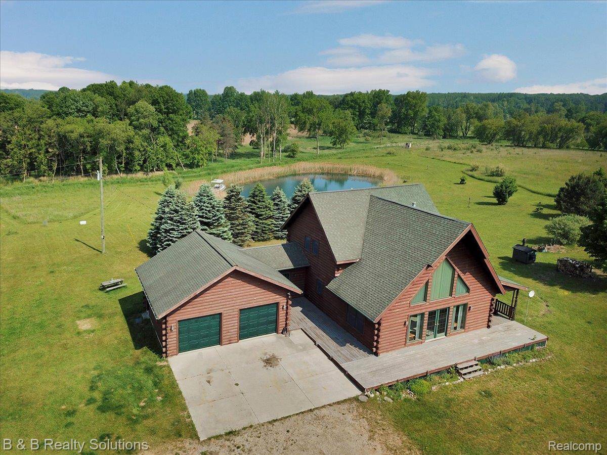 10071 N Hillman RD, Belvidere Township, MI 48850