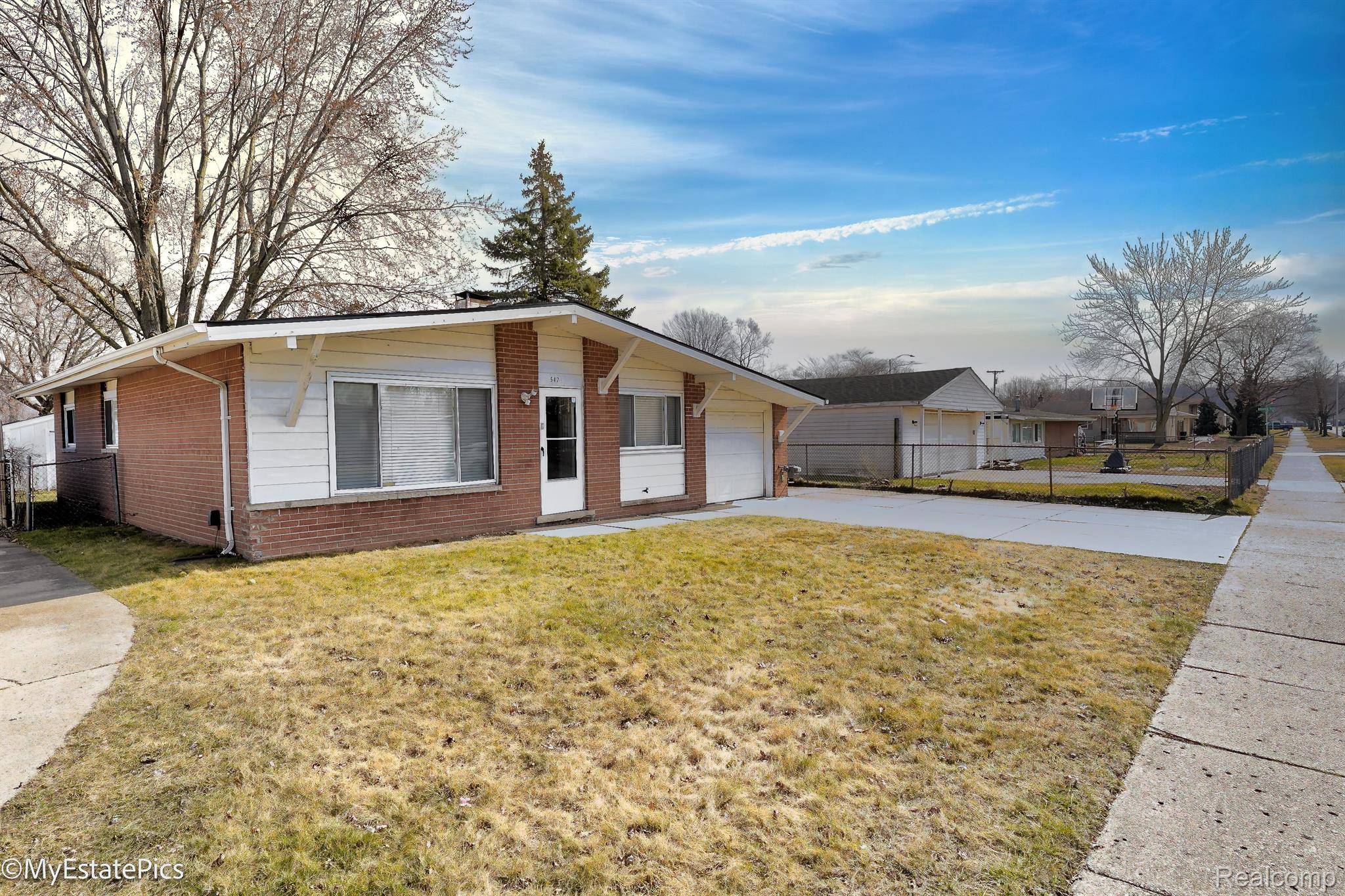 547 S Hawthorne ST, Westland, MI 48186