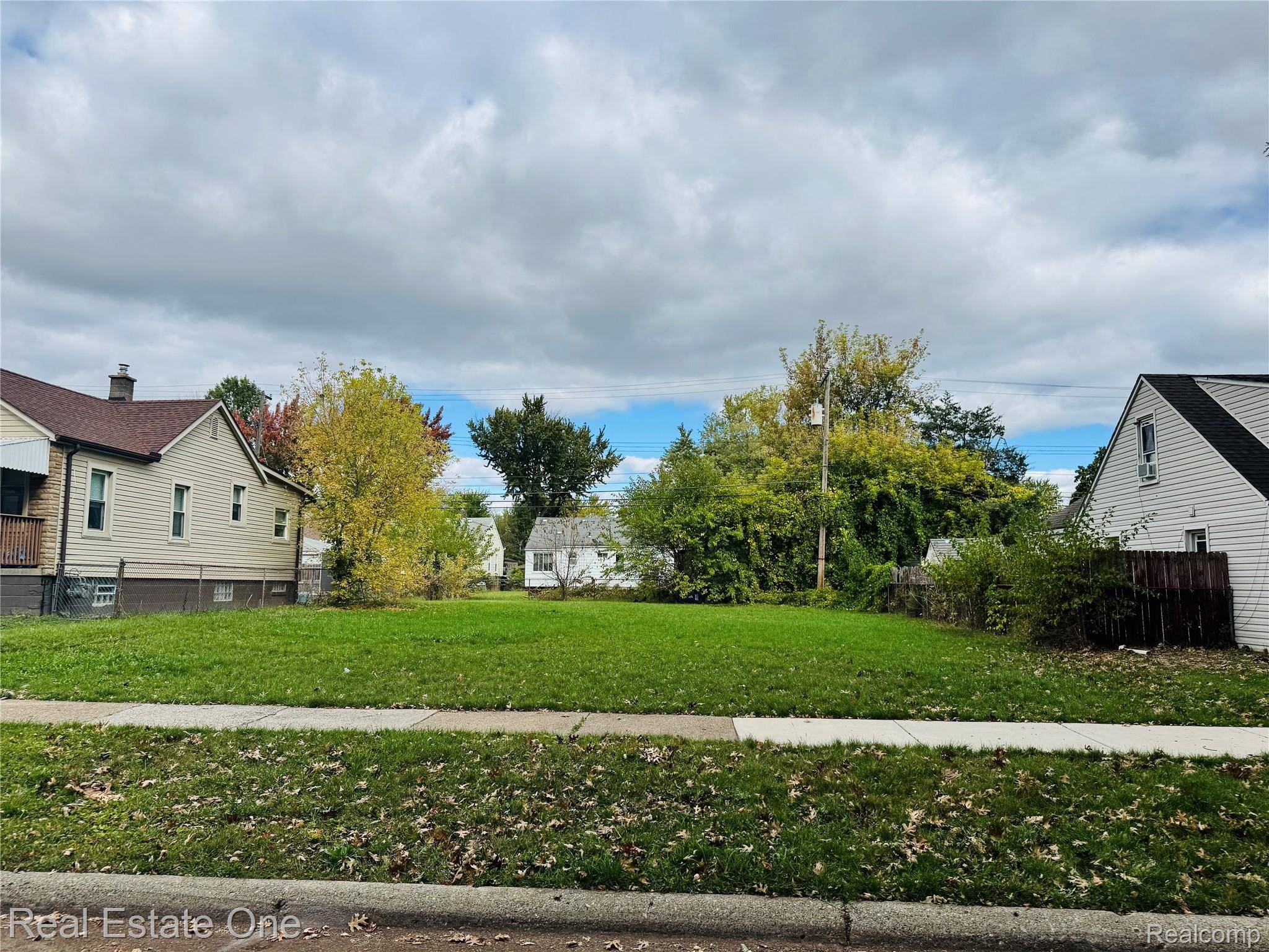 1670 Richmond AVE, Lincoln Park, MI 48146