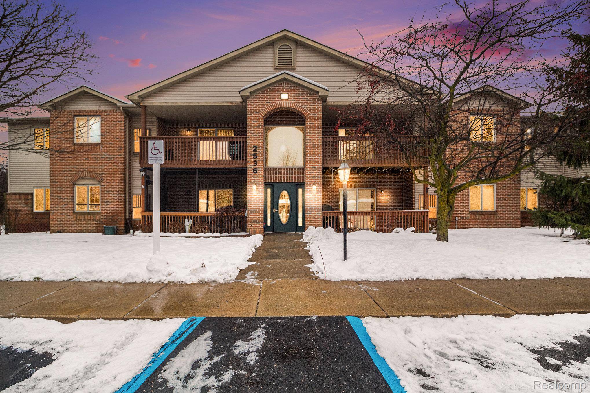 2536 Eagles CIR #8, Ypsilanti, MI 48197