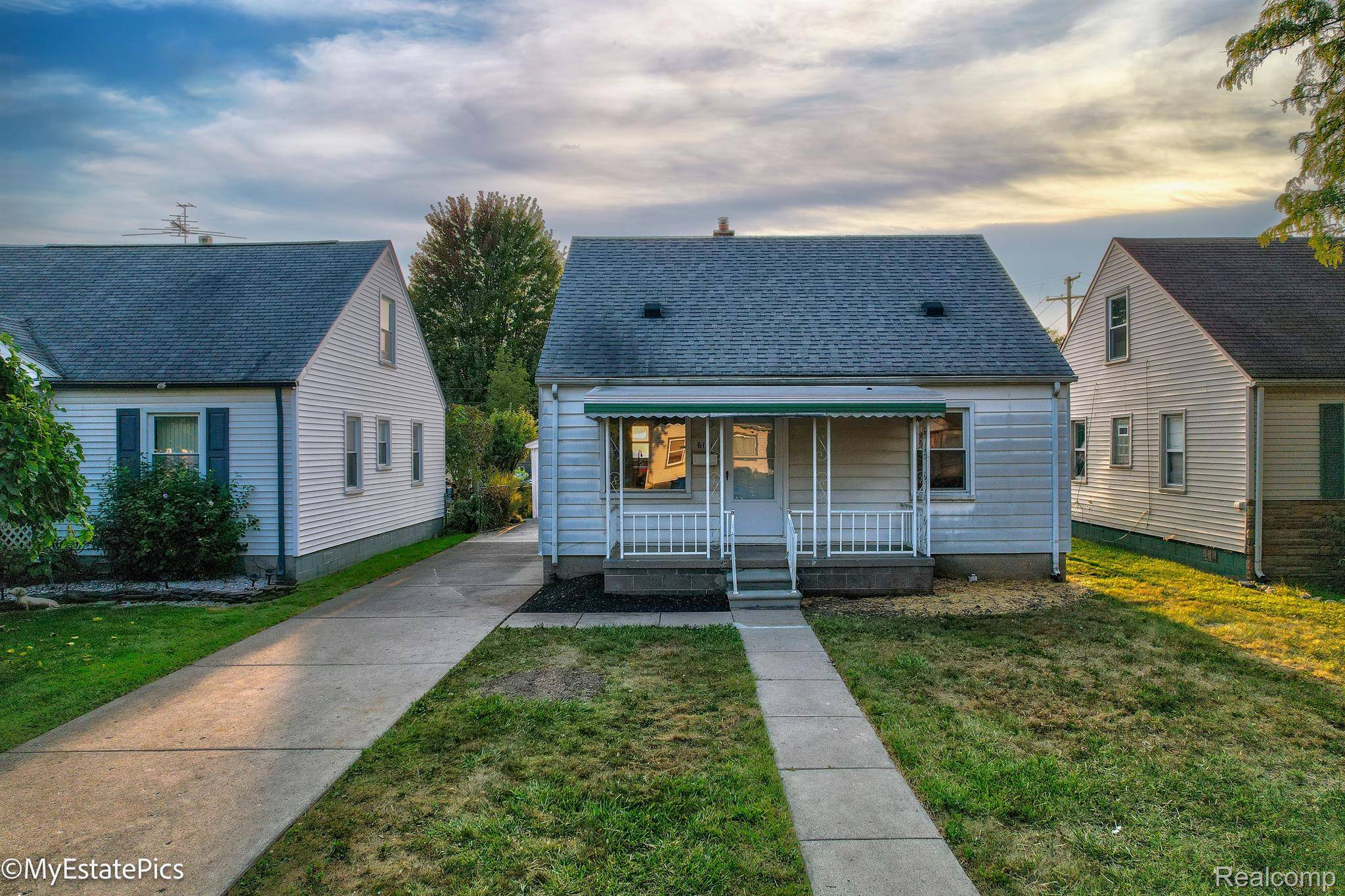 6151 HELEN ST, Garden City, MI 48135