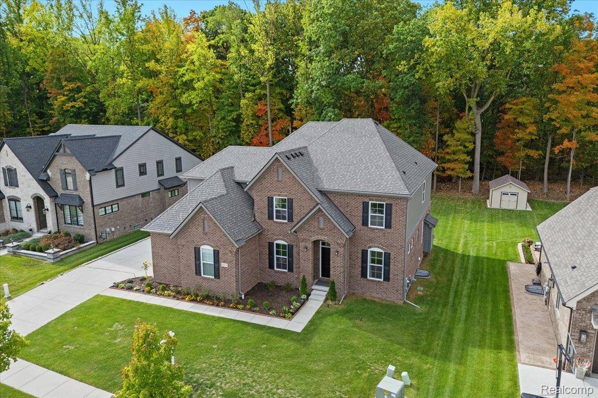 48255 Amber Lane DR, Utica, MI 48315