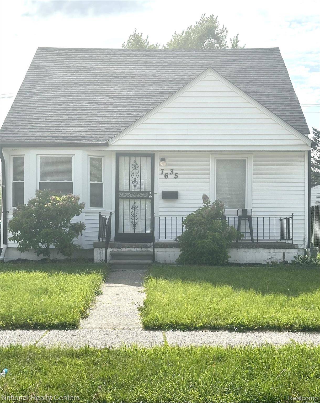7635 Ashton AVE, Detroit, MI 48228