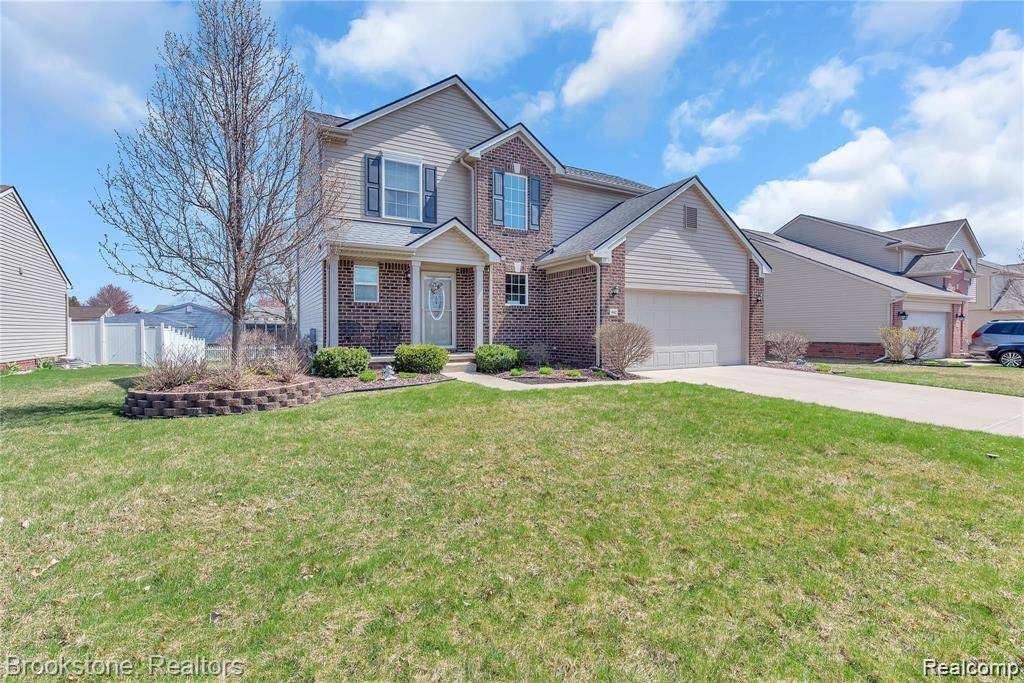 442 Princeton DR, South Lyon, MI 48178