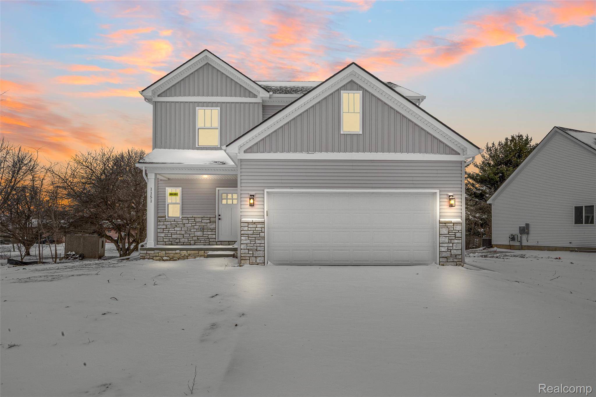 1151 Brendan Bay DR, Grand Blanc, MI 48439