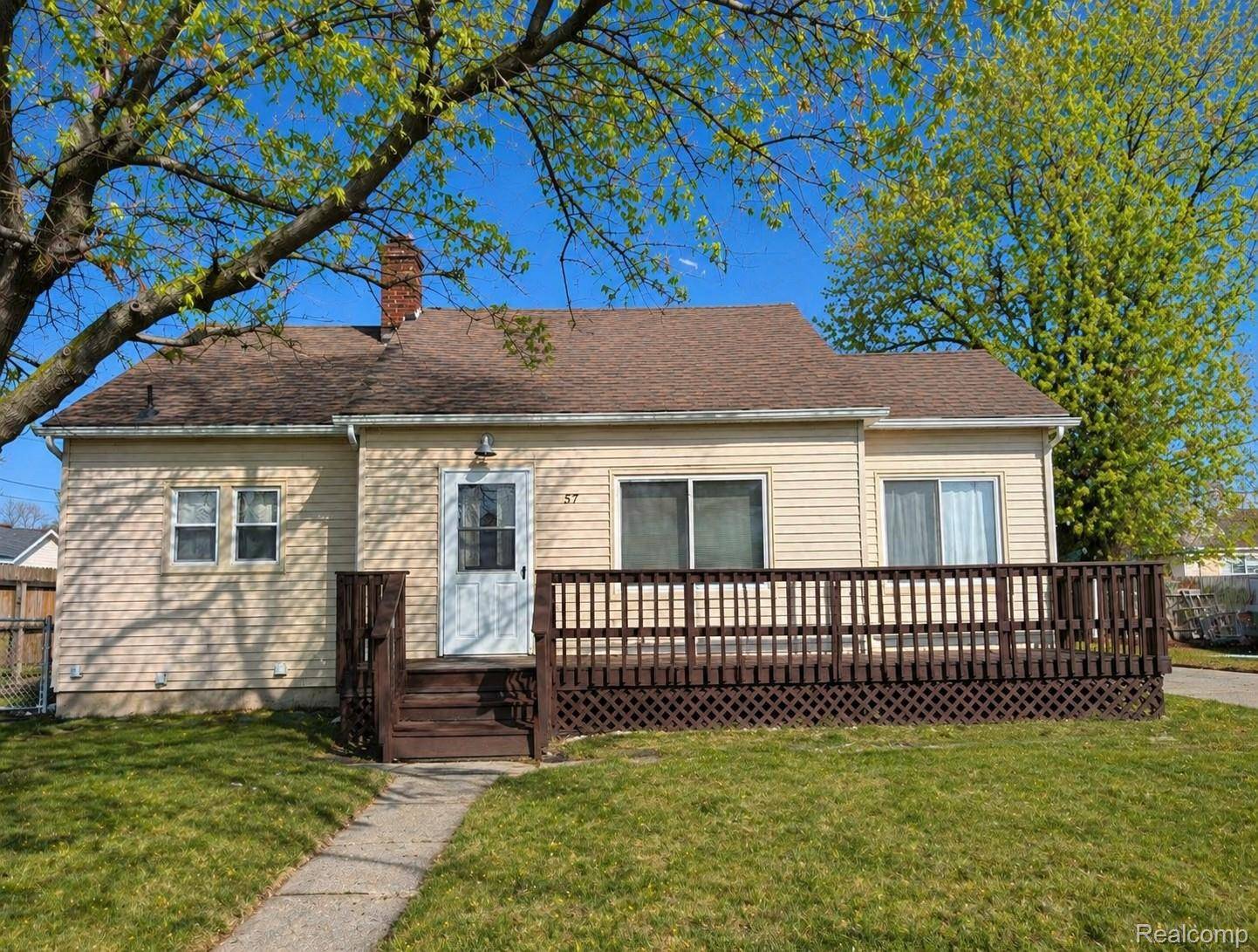 57 Grindstone RD, Port Austin Village, MI 48467
