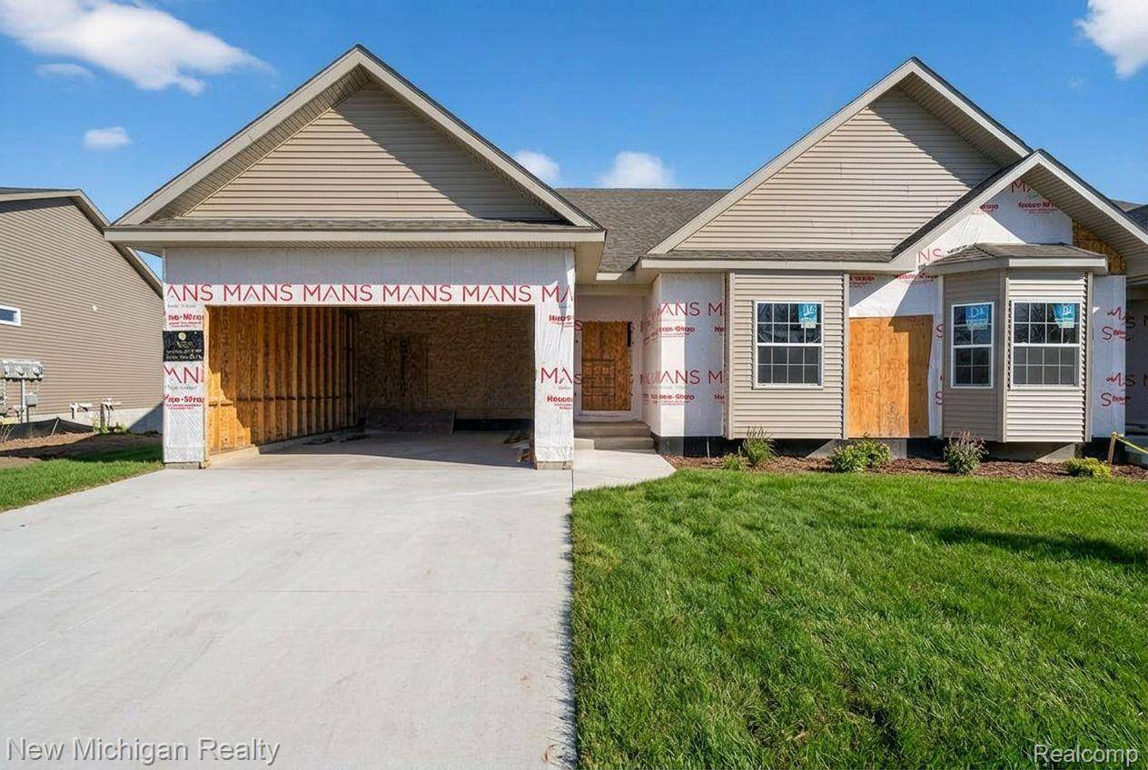 13187 Harbor Landings DR #101, Fenton Charter Township, MI 48430