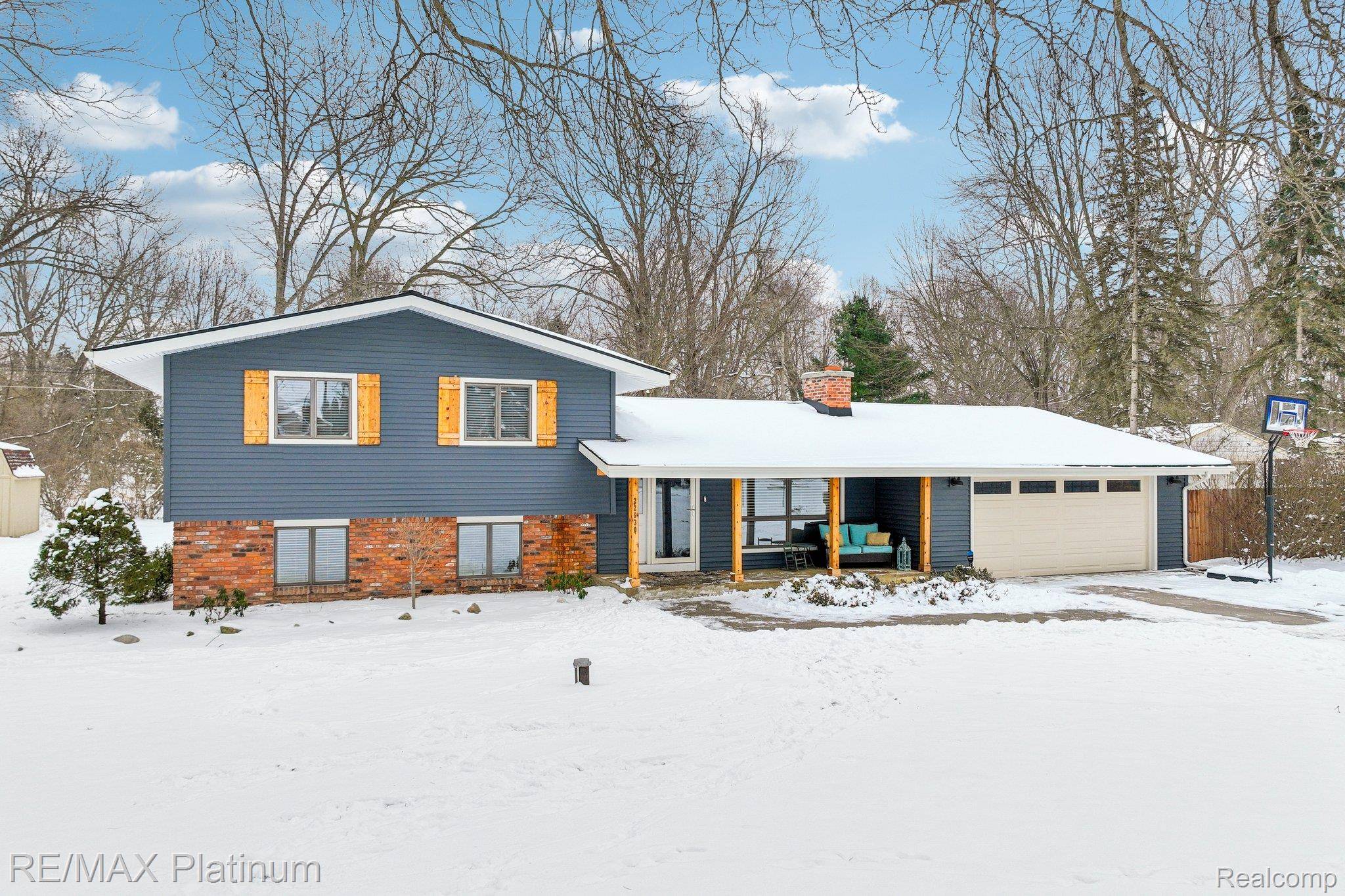 22630 Sandra ST, Lyon Charter Township, MI 48178