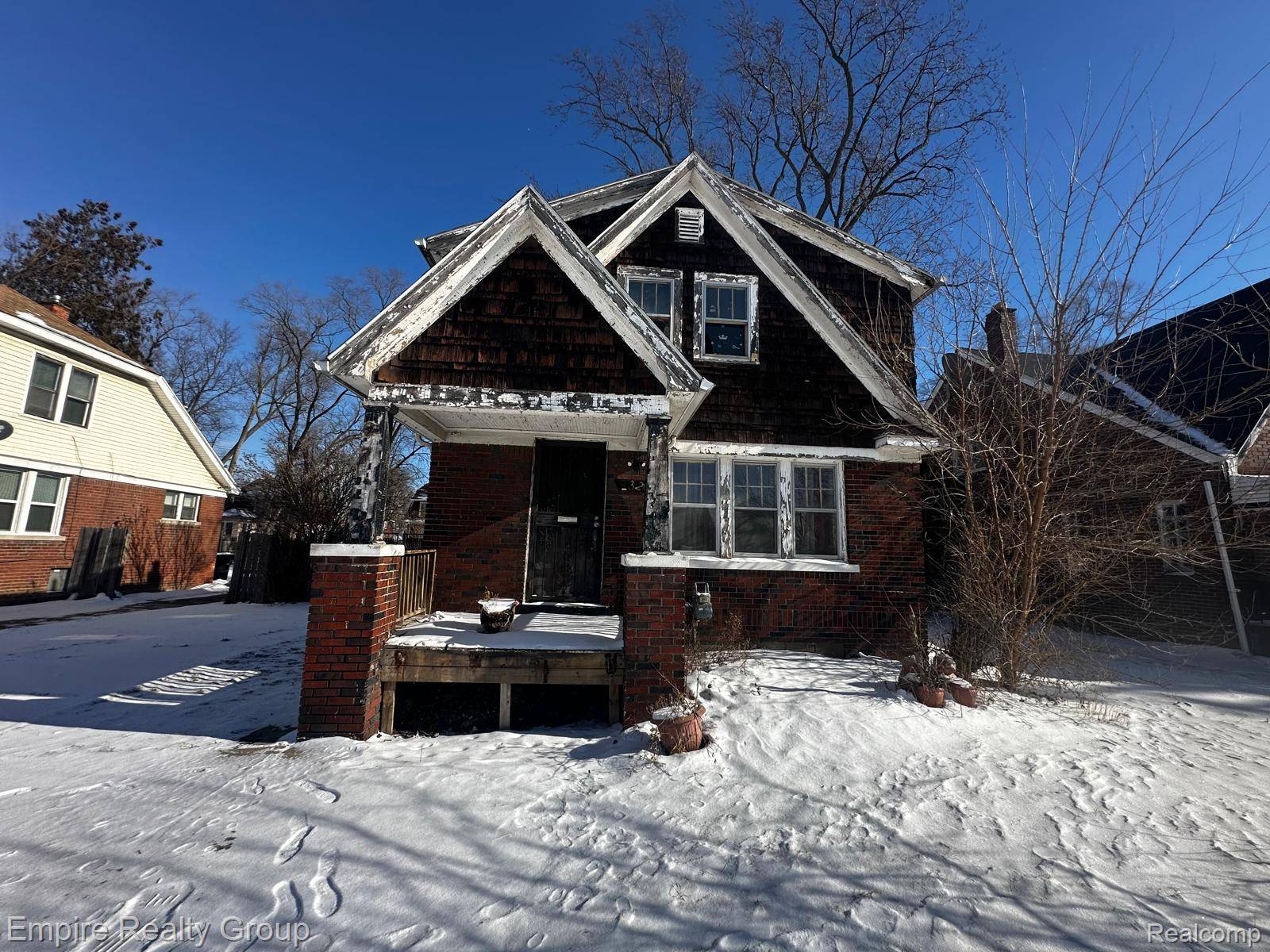 9326 Ward ST, Detroit, MI 48228