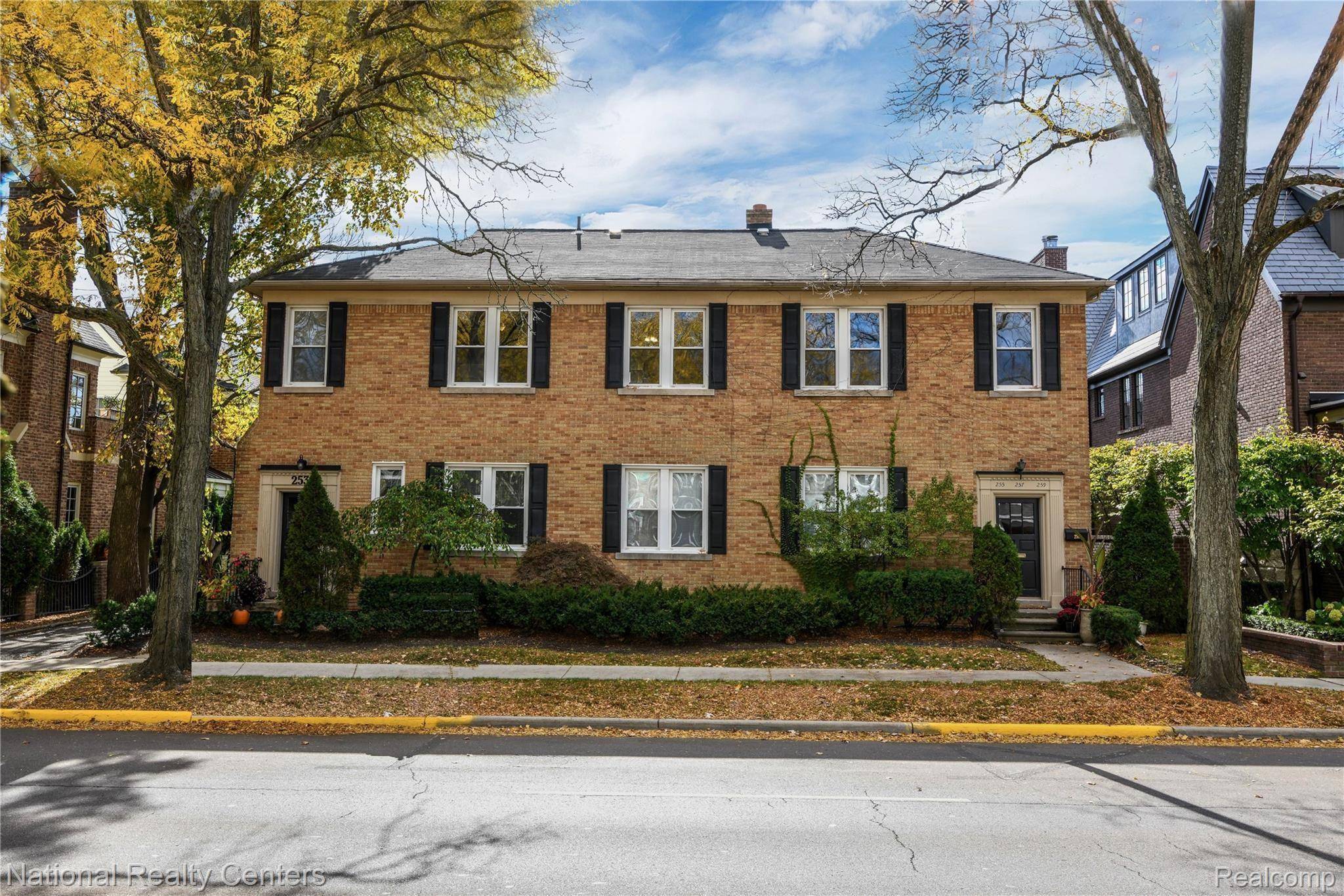 255 W BROWN ST, Birmingham, MI 48009
