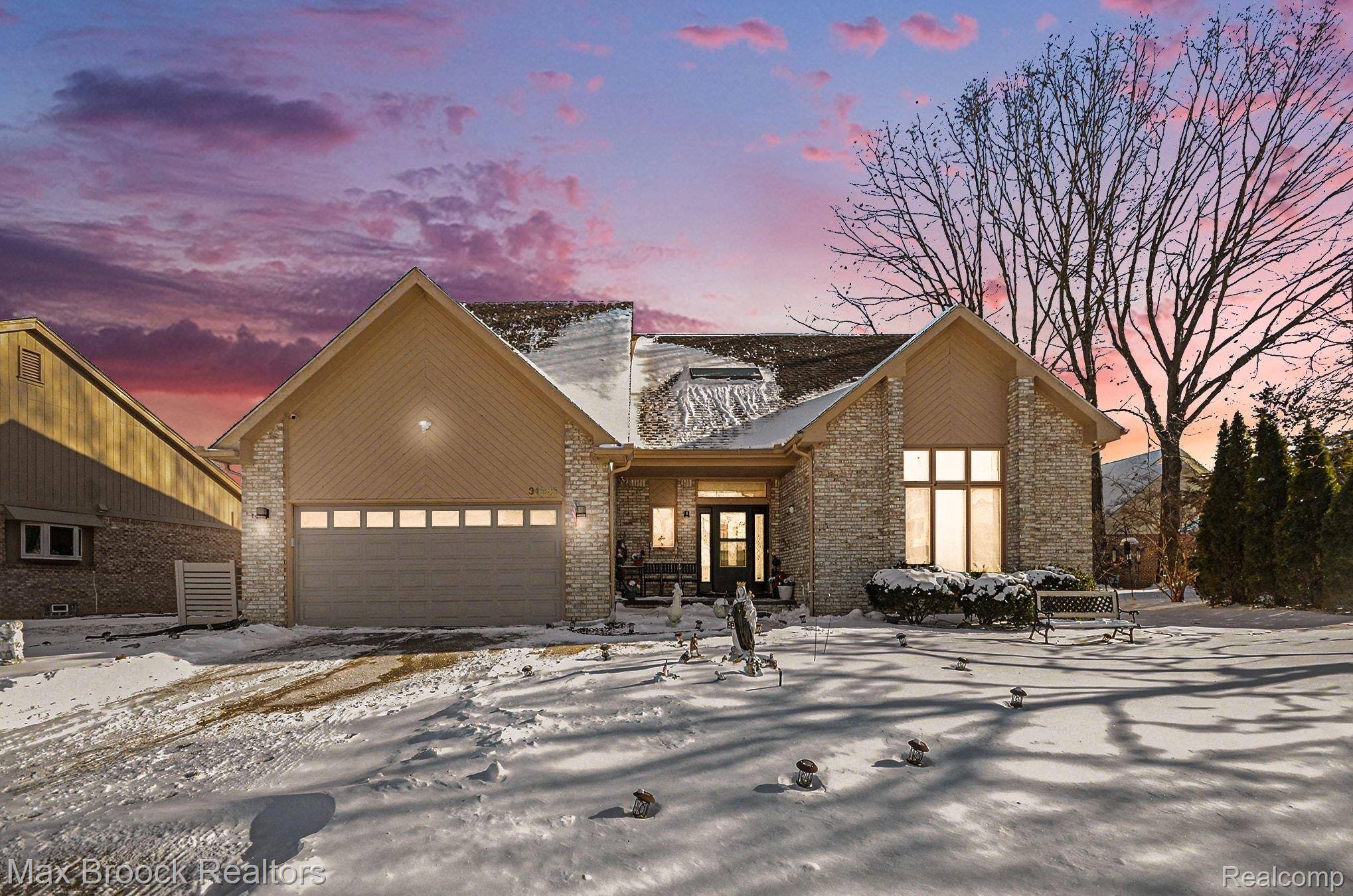 31281 Country Ridge CIR, Farmington Hills, MI 48331