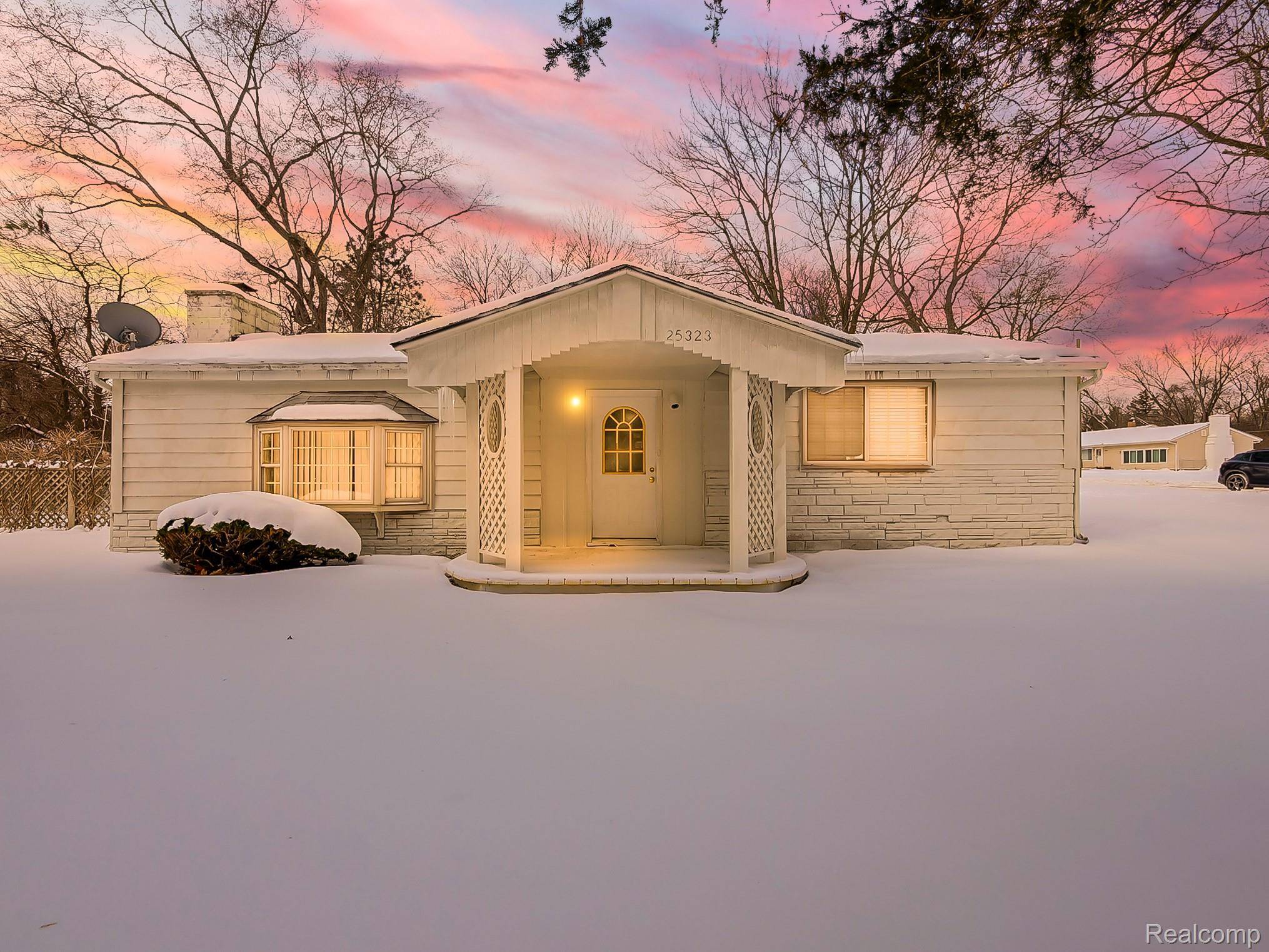 25323 Orchard Lake RD, Farmington Hills, MI 48336