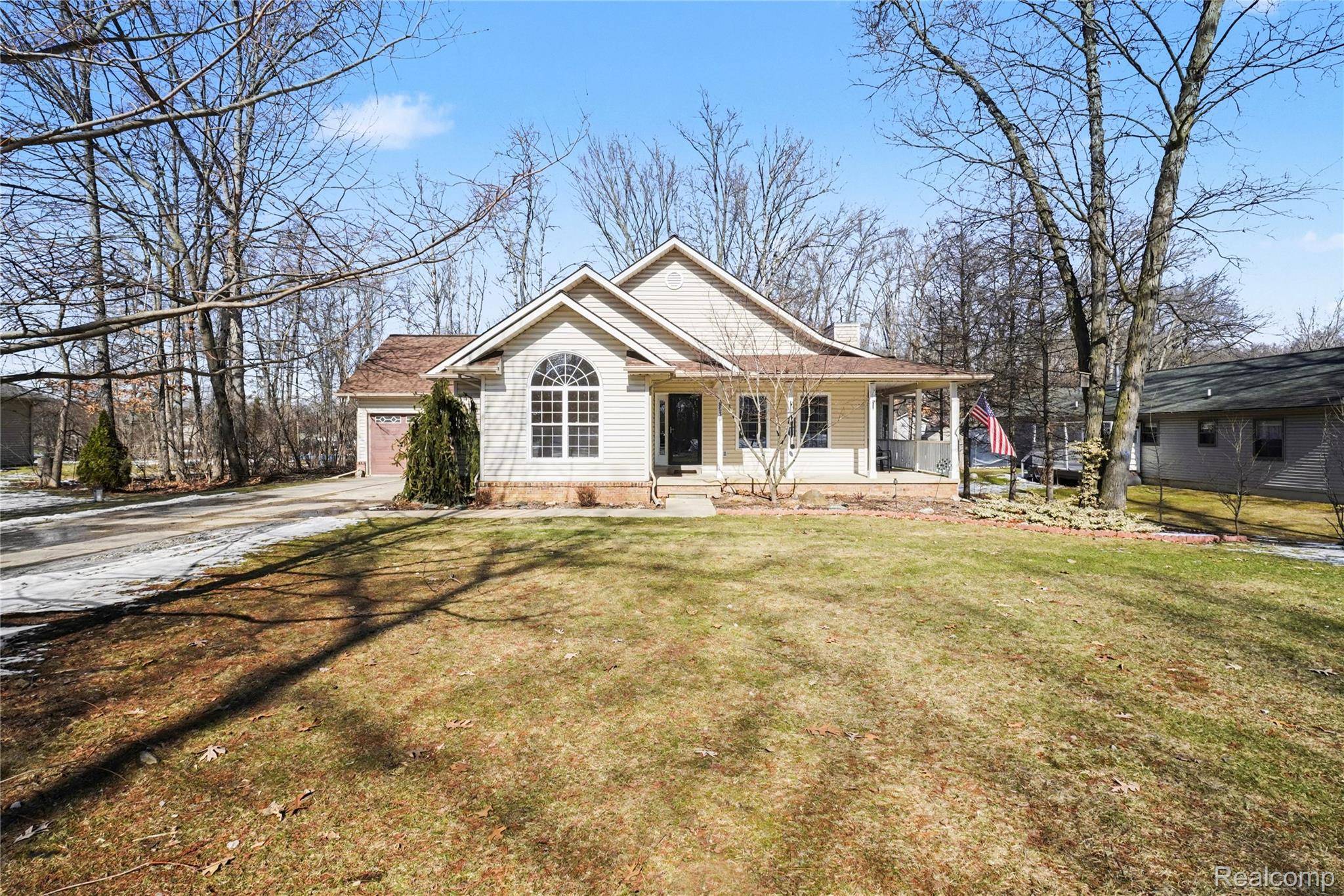 8530 Pineview Lake DR, Argentine Township, MI 48451