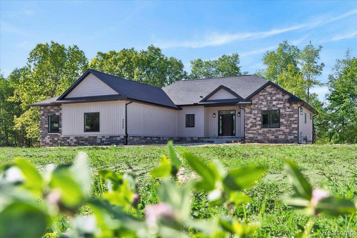 4060 Metamora Ridge RD, Metamora Village, MI 48455